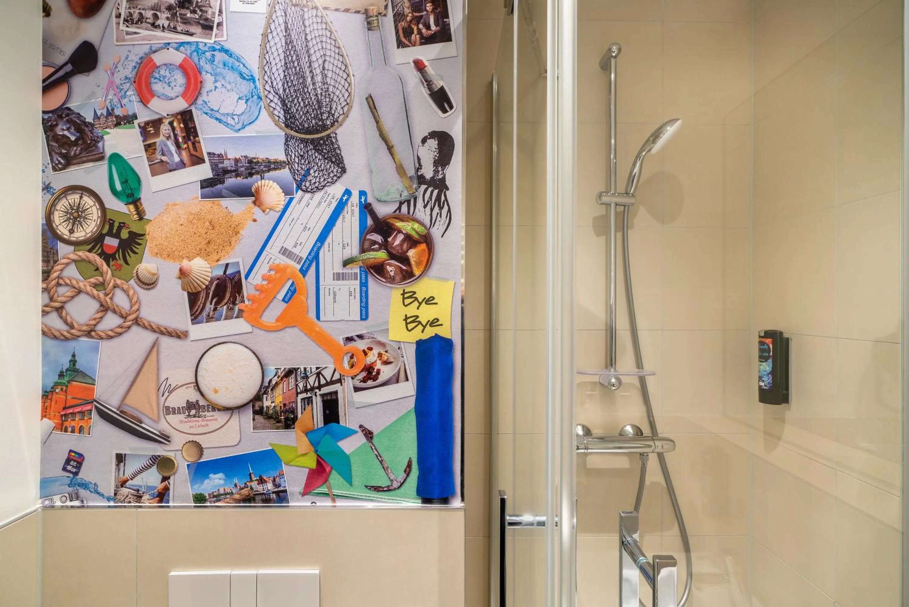 Shower in Holiday Inn - the niu, Rig Lübeck by IHG