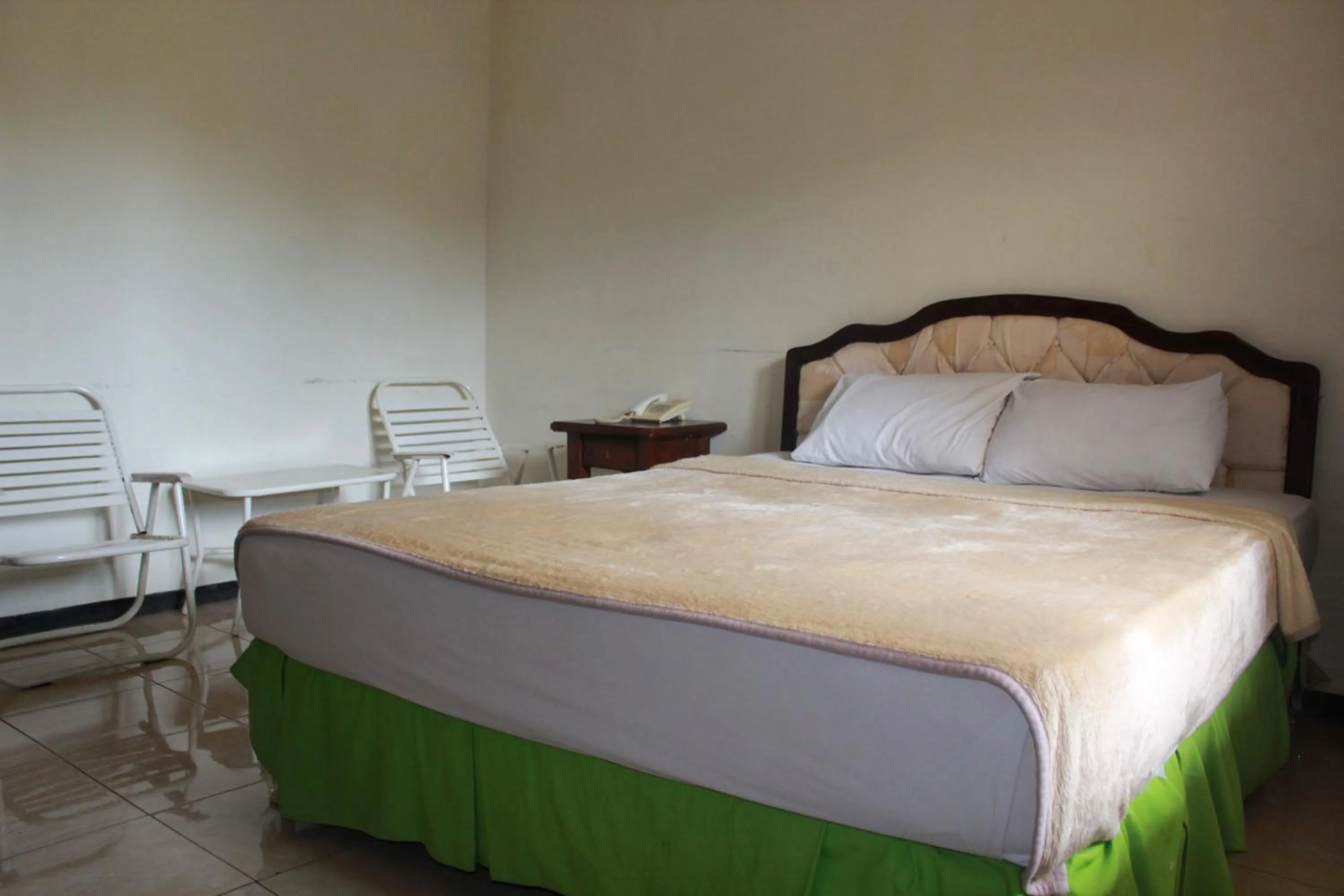 Bed in Hotel Ronggolawe