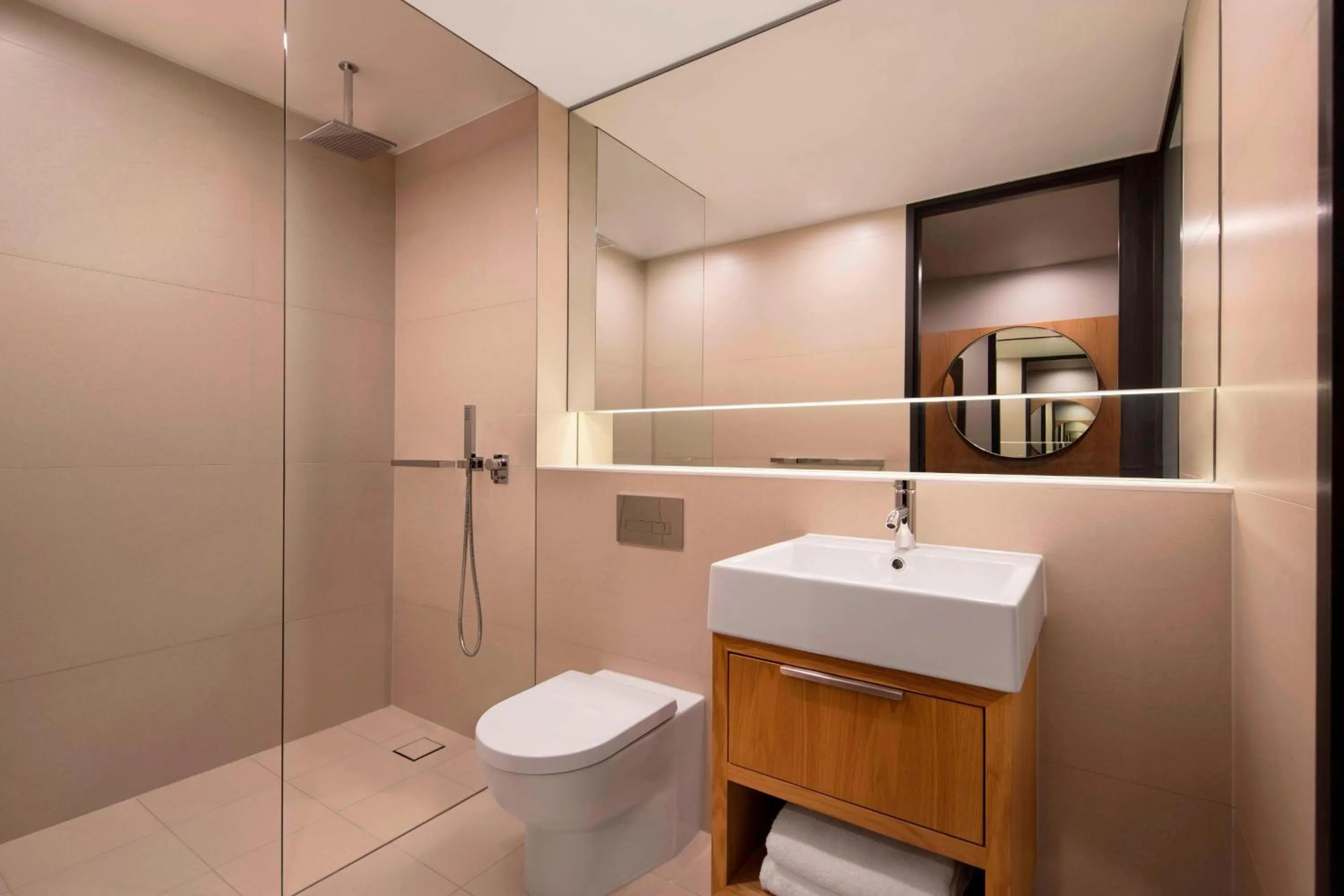 Bathroom in Four Points by Sheraton Sydney, Central Park