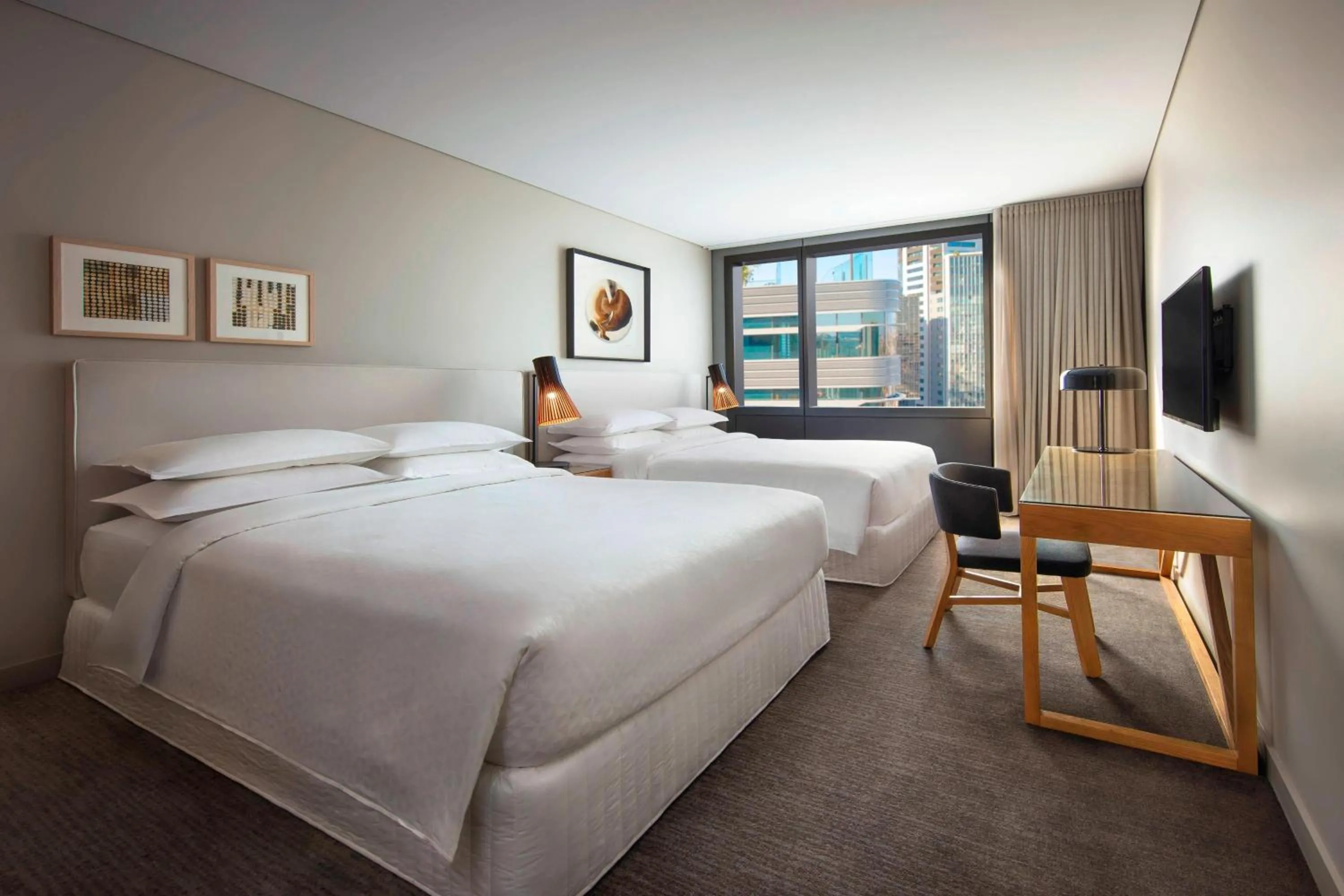 Photo of the whole room, Bed in Four Points by Sheraton Sydney, Central Park