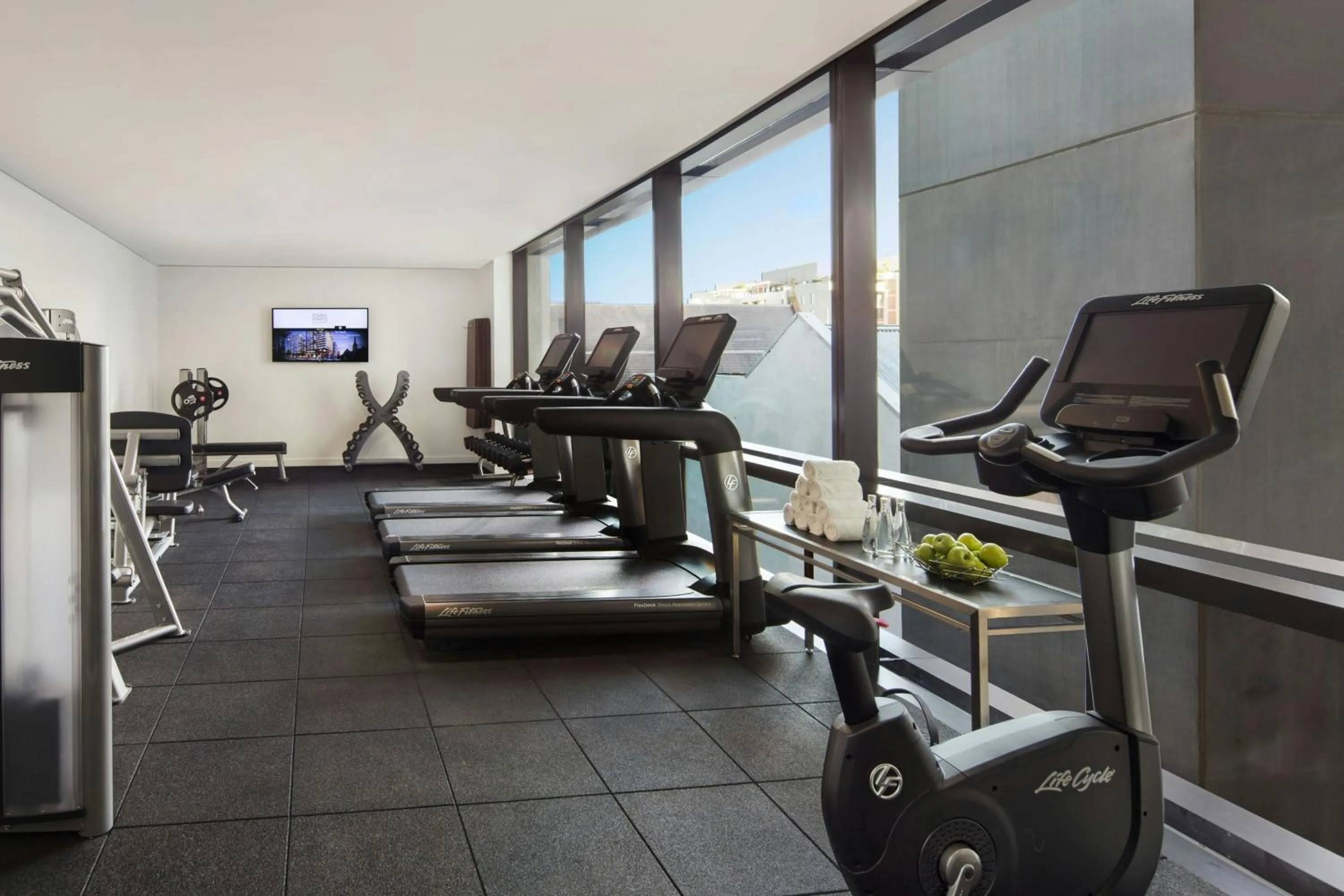 Fitness centre/facilities in Four Points by Sheraton Sydney, Central Park