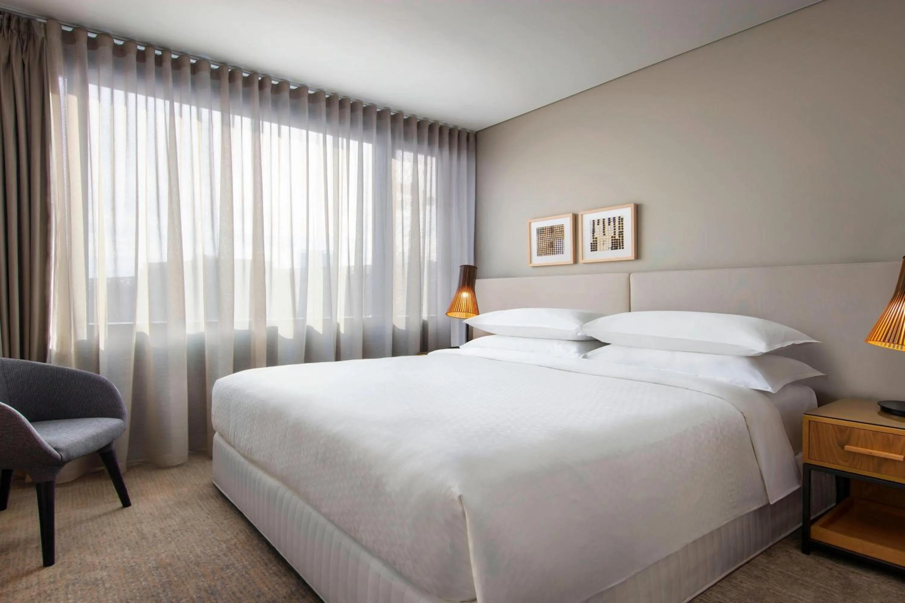 Bedroom, Bed in Four Points by Sheraton Sydney, Central Park