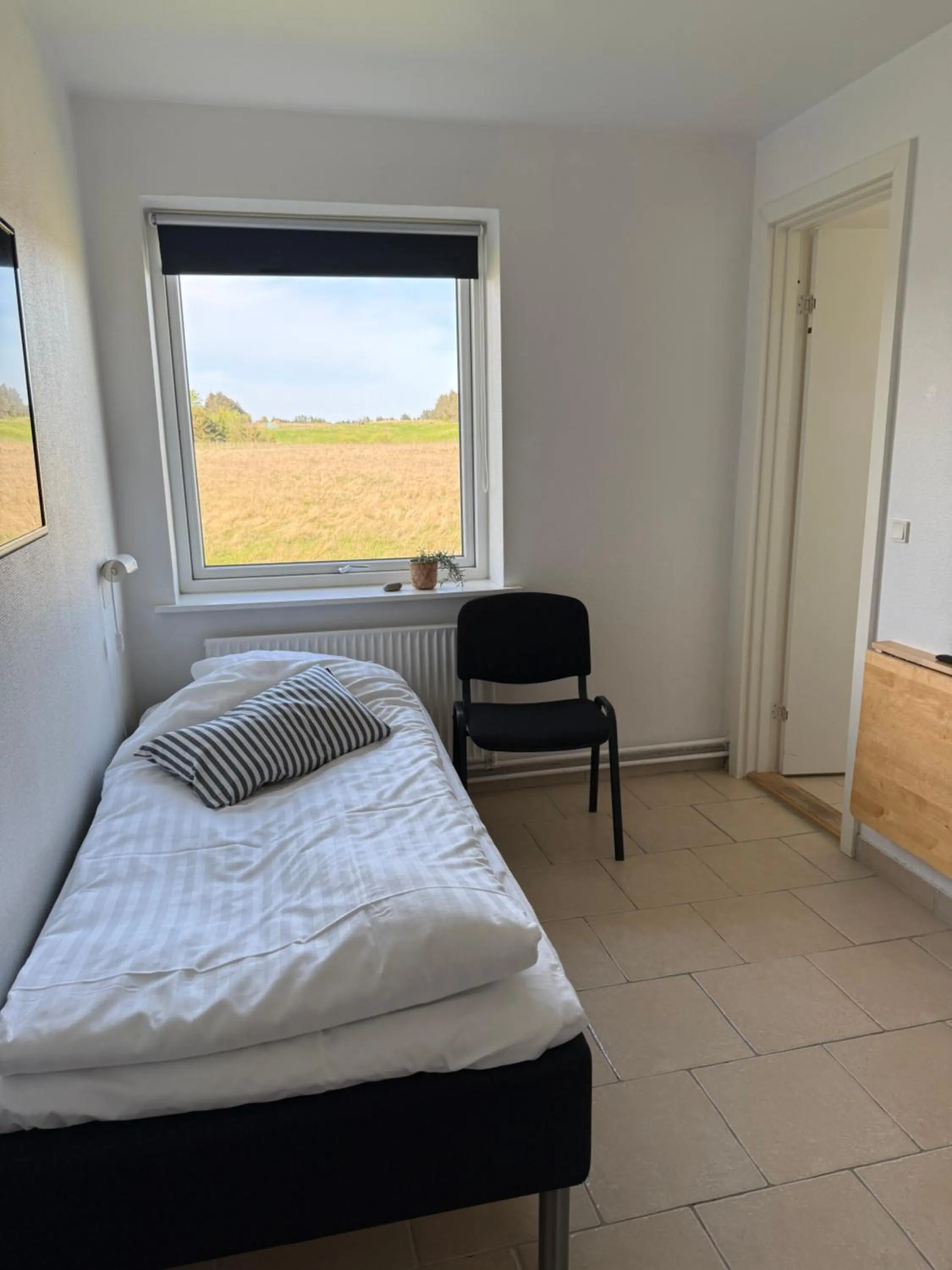 Twin Room with Private Bathroom in Guesthouse Hune