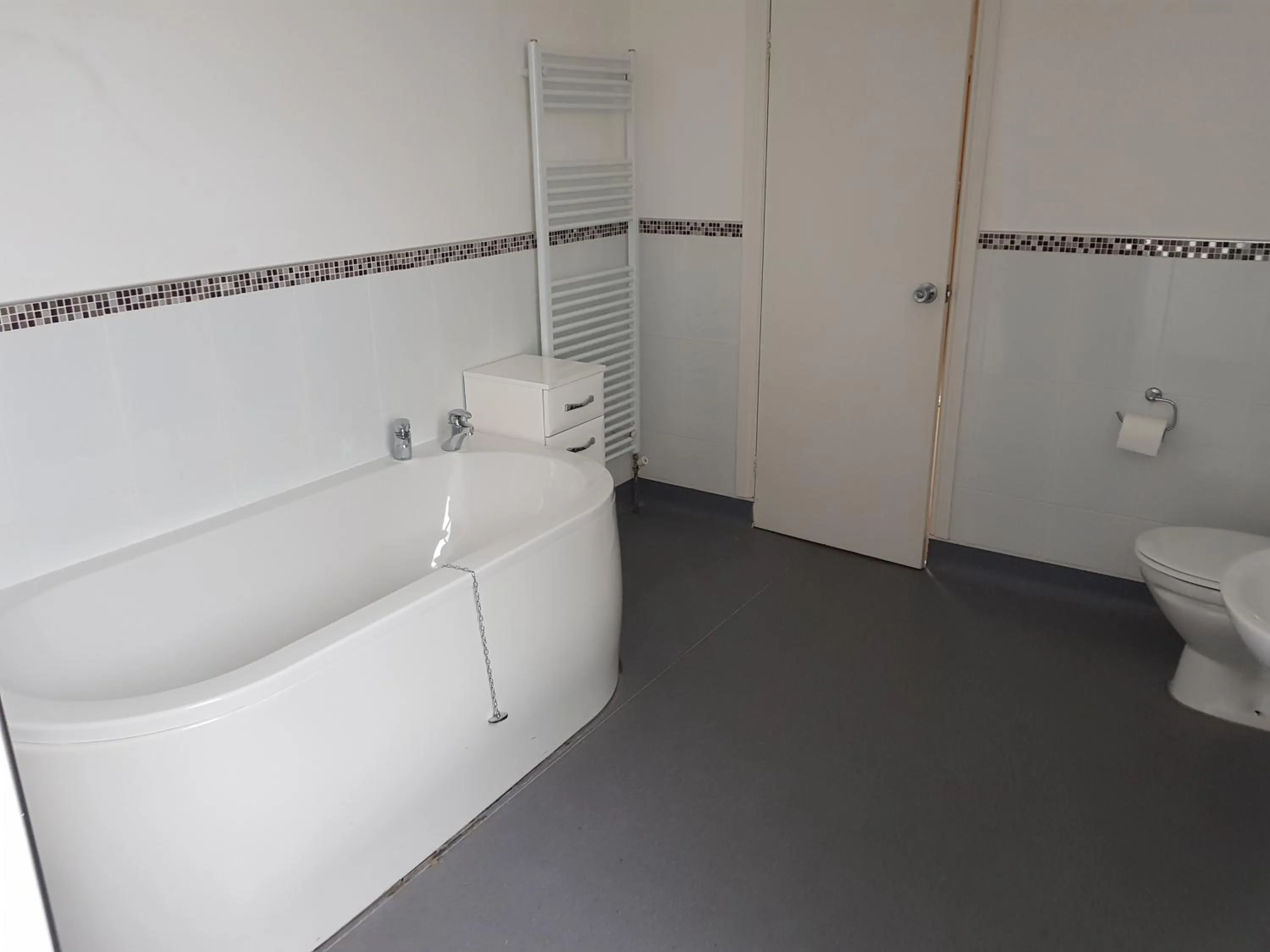 Toilet in Windermere Park B&B inc Free off-site Health Club