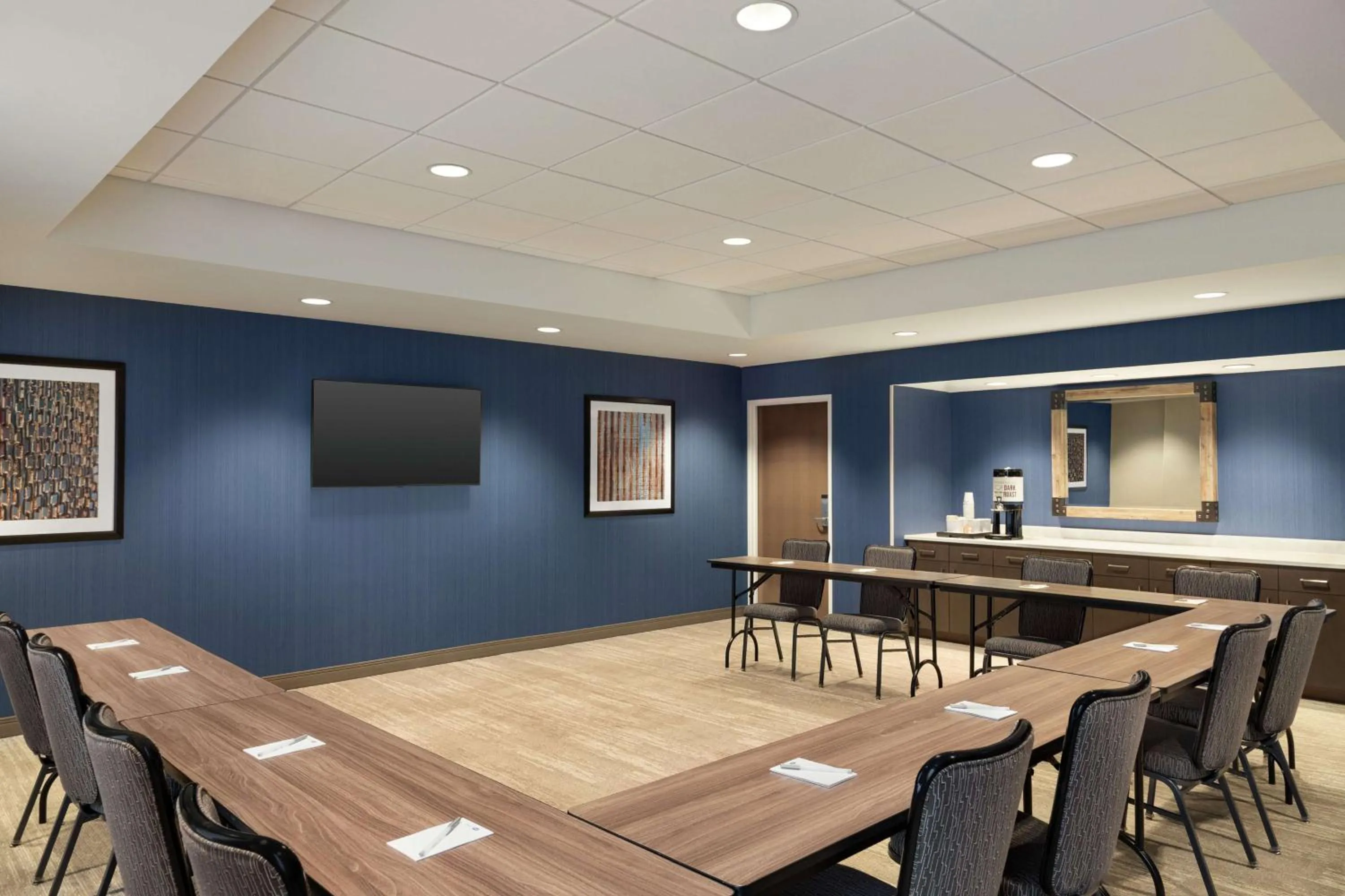 Meeting/conference room in Hampton Inn & Suites Overland Park South