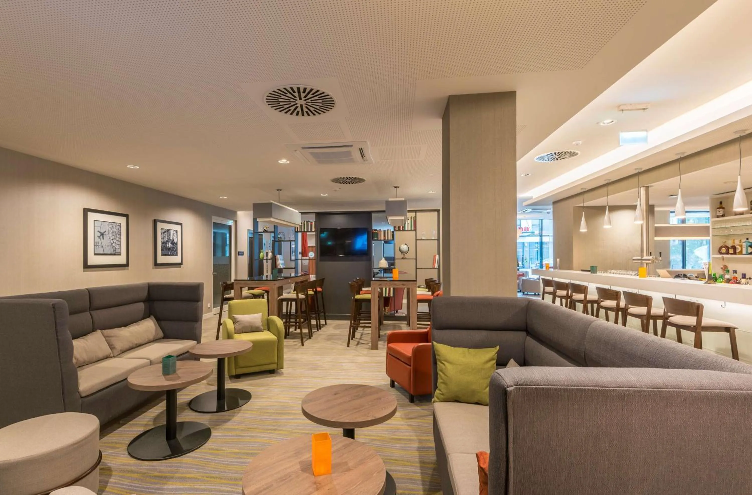 Lobby or reception in Hampton By Hilton Munich City West