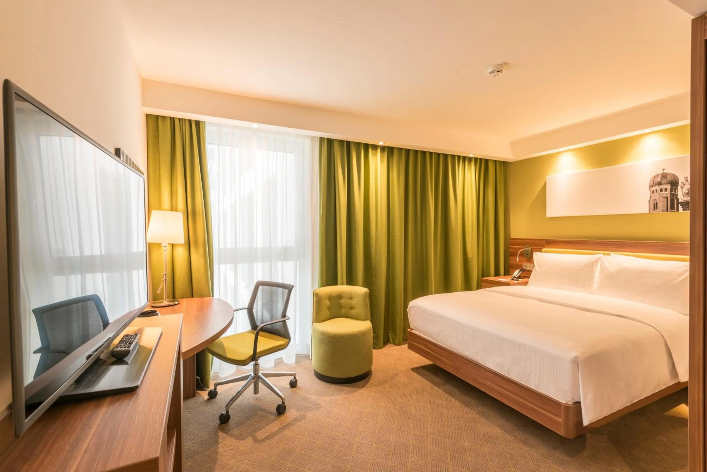Bedroom, Bed in Hampton By Hilton Munich City West
