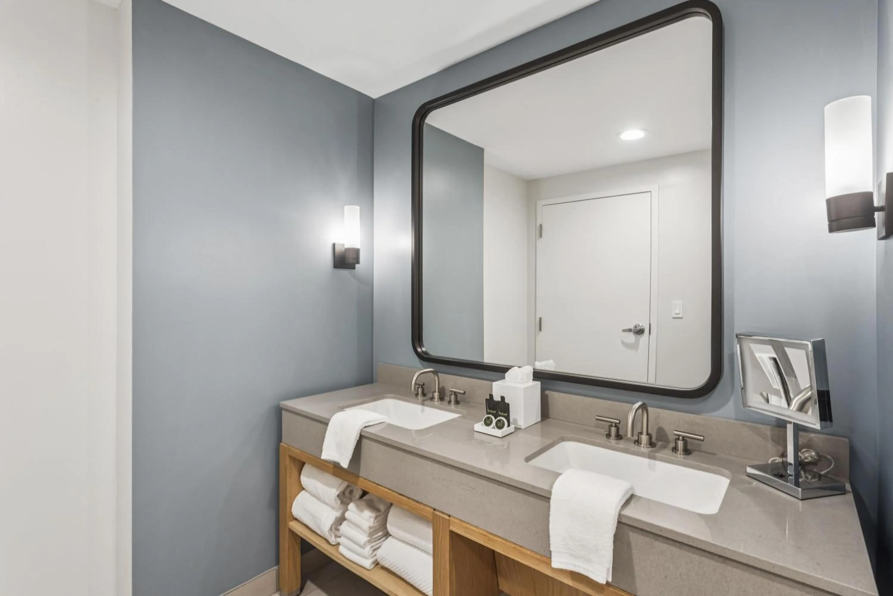 Bathroom in The Lodge at Gulf State Park, A Hilton Hotel