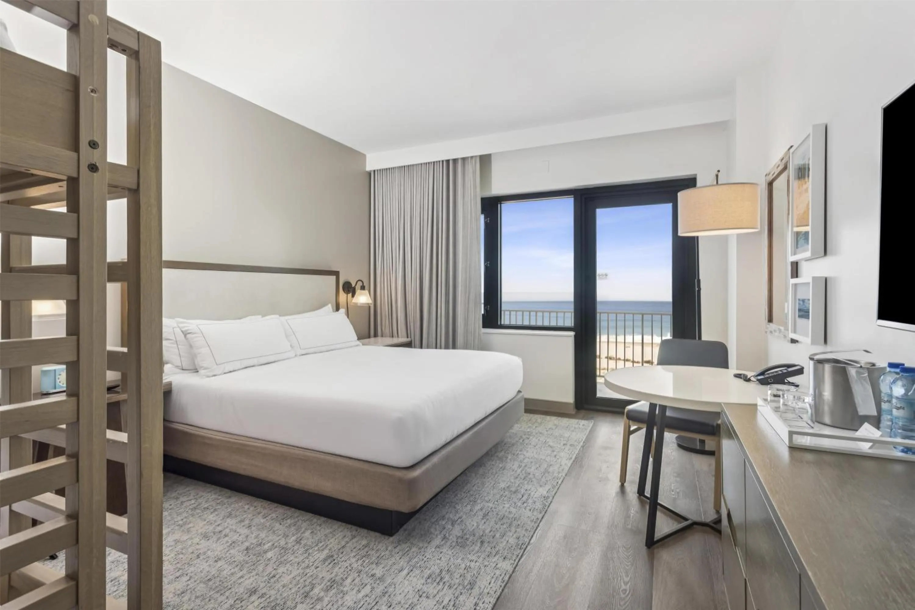 Bed in The Lodge at Gulf State Park, A Hilton Hotel