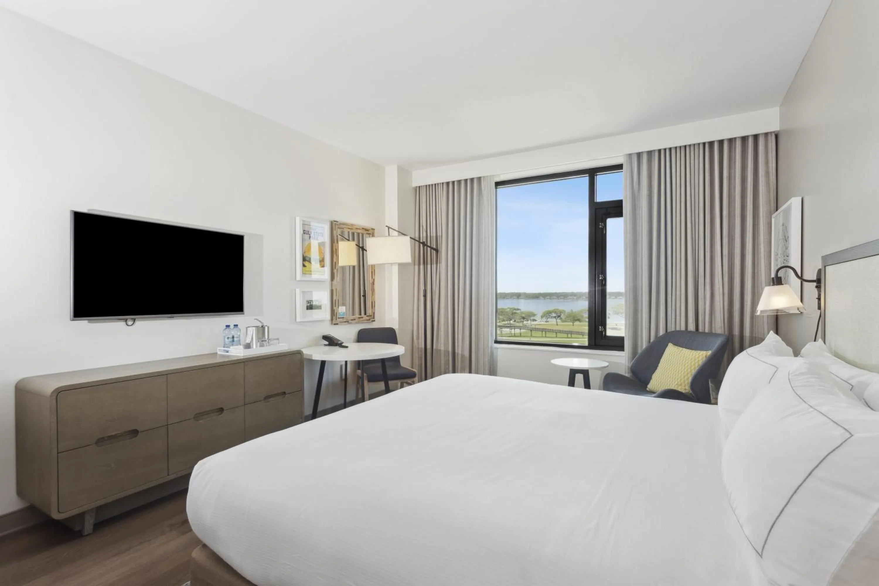 Bed in The Lodge at Gulf State Park, A Hilton Hotel