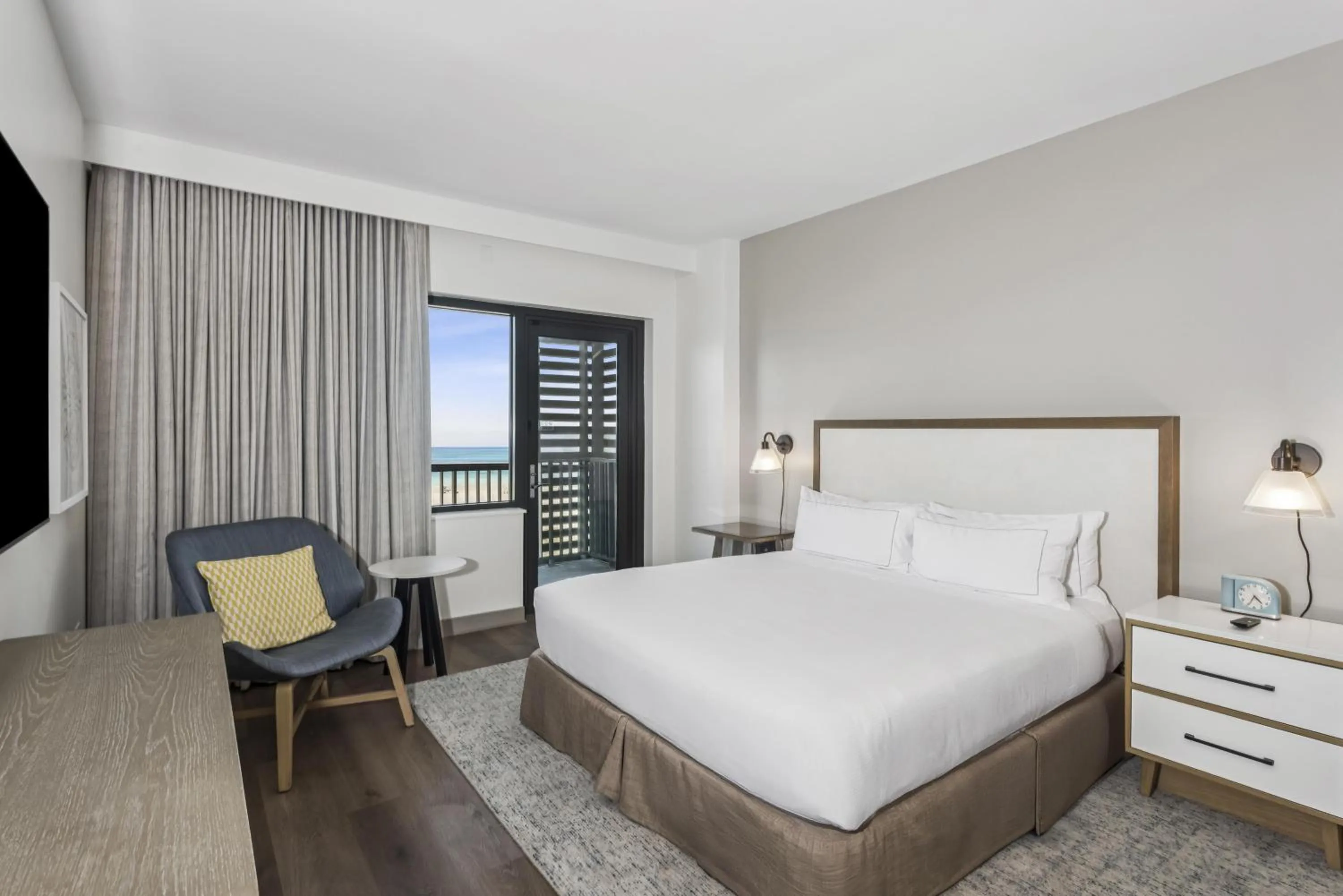 Bed in The Lodge at Gulf State Park, A Hilton Hotel