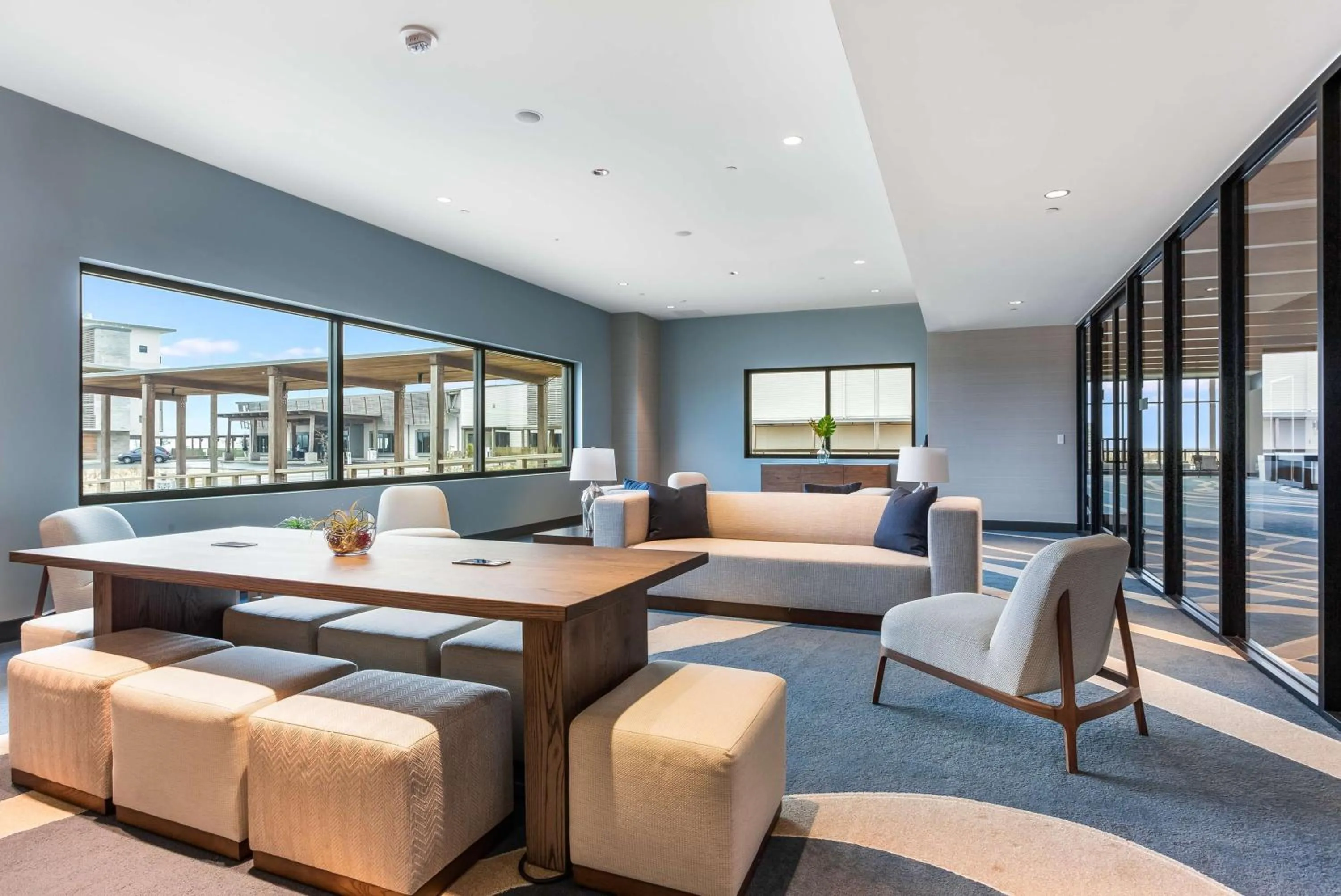 Meeting/conference room in The Lodge at Gulf State Park, A Hilton Hotel