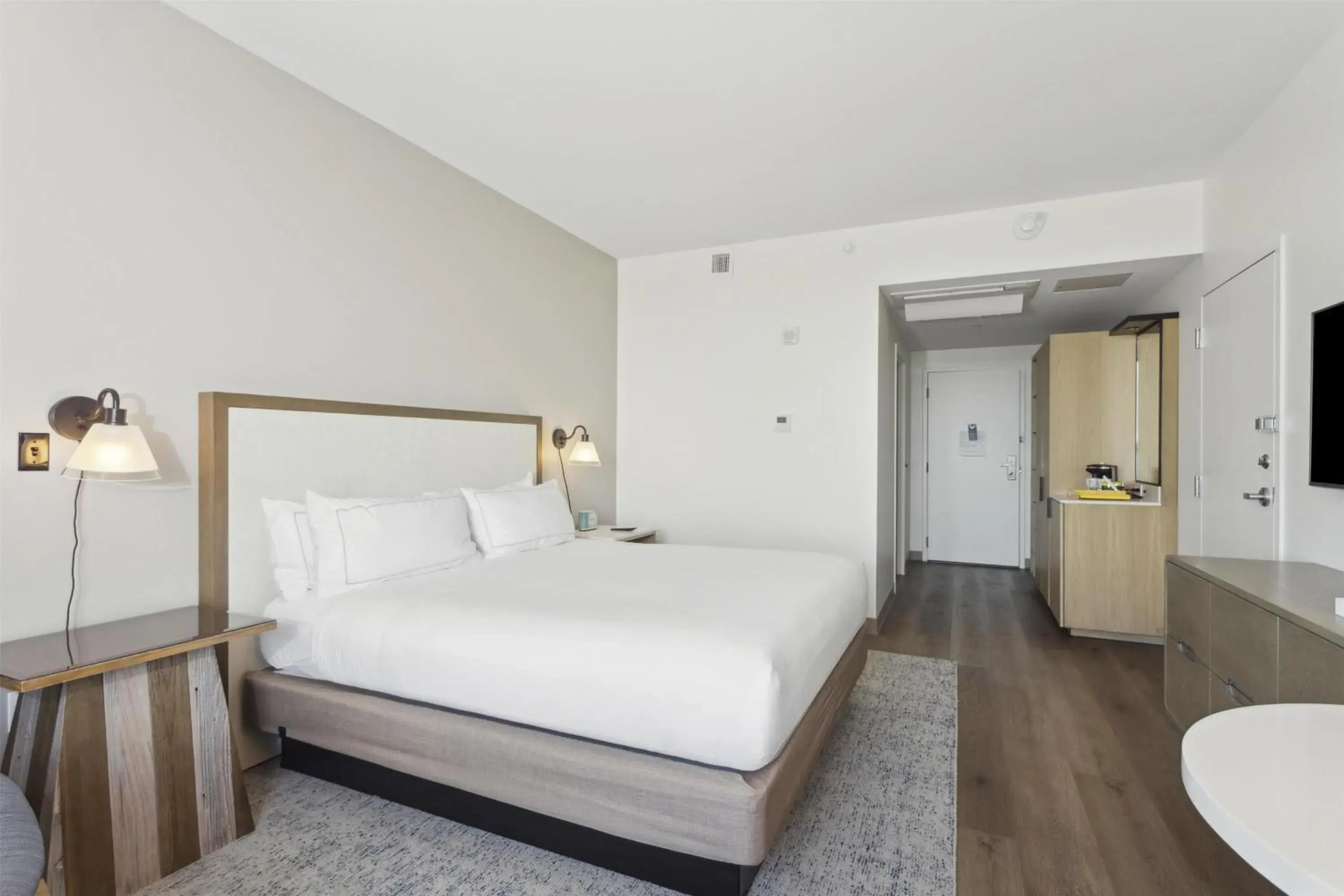 King Room in The Lodge at Gulf State Park, A Hilton Hotel King Room in The Lodge at Gulf State Park, A Hilton Hotel