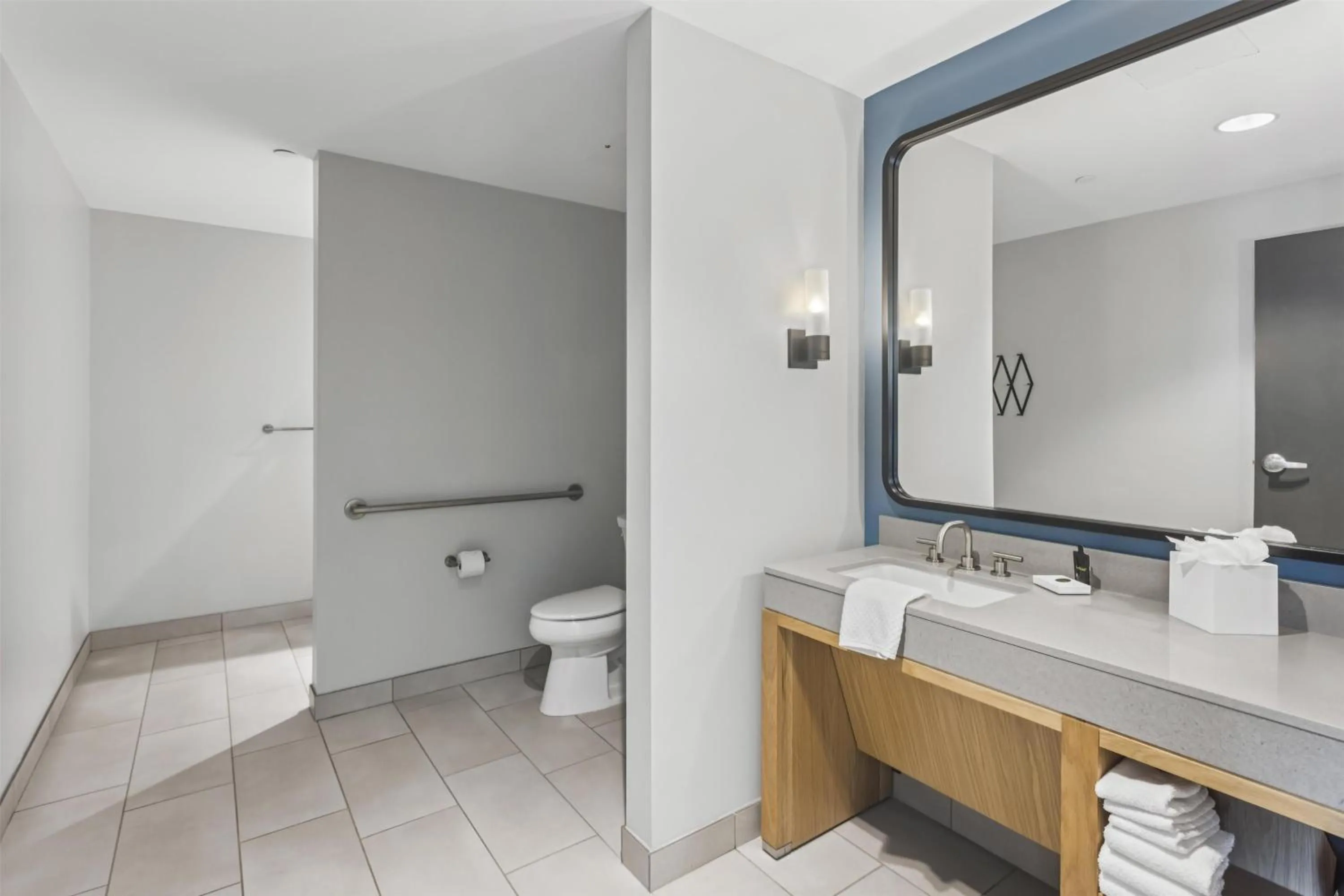 Bathroom in The Lodge at Gulf State Park, A Hilton Hotel