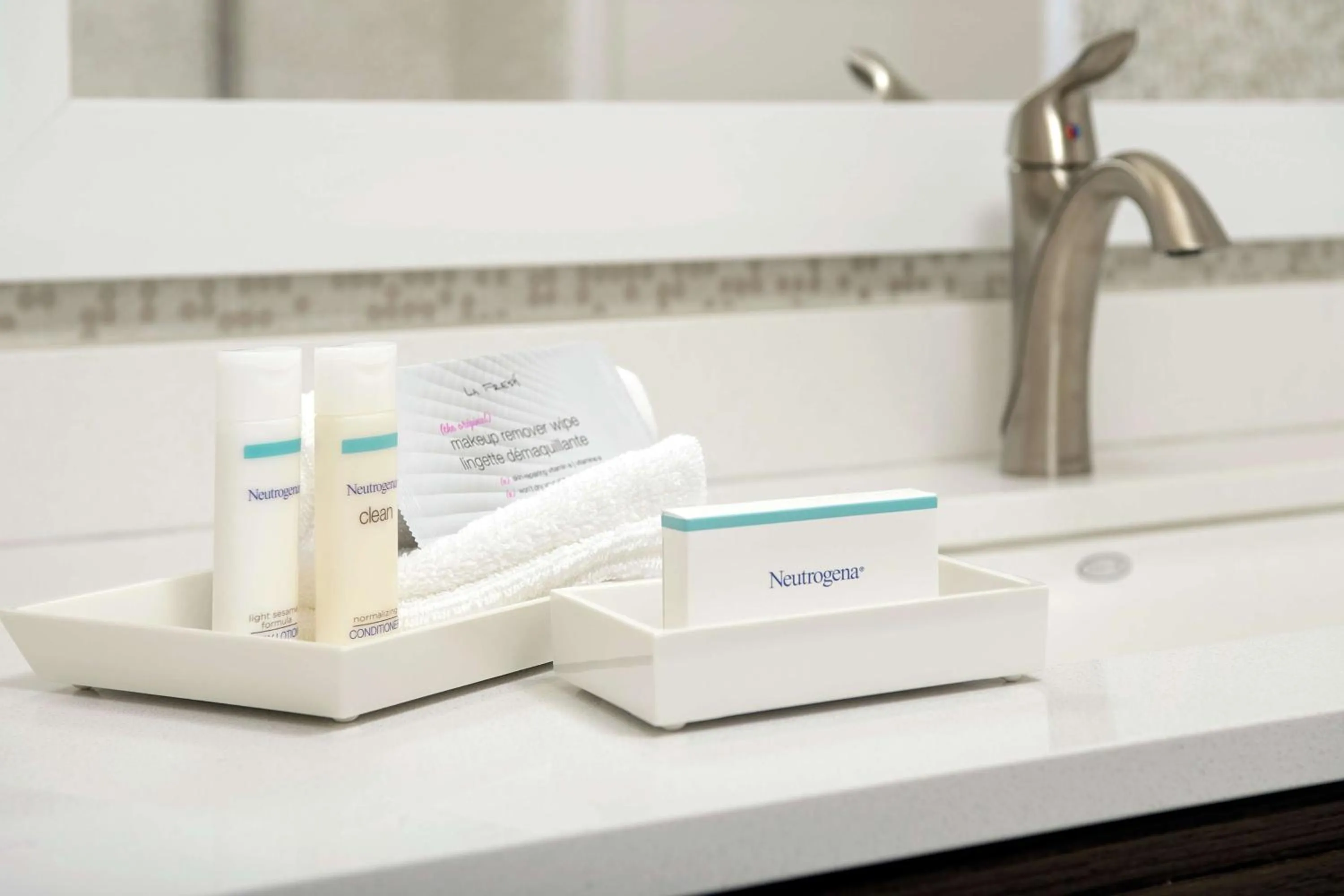 Bathroom in Home2 Suites By Hilton Longmont