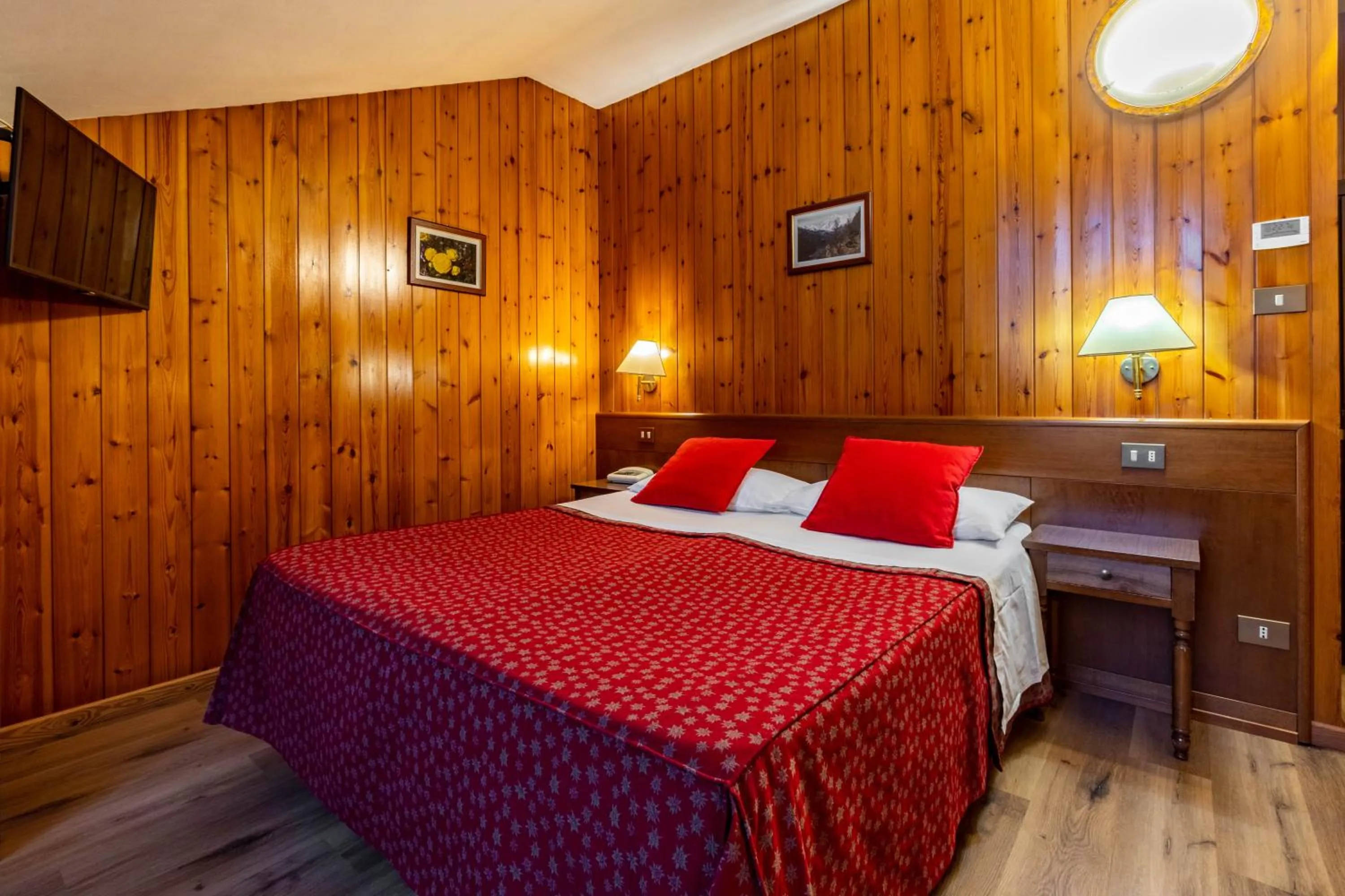 Bedroom, Bed in Hotel Beau Sejour Pré-Saint-Didier