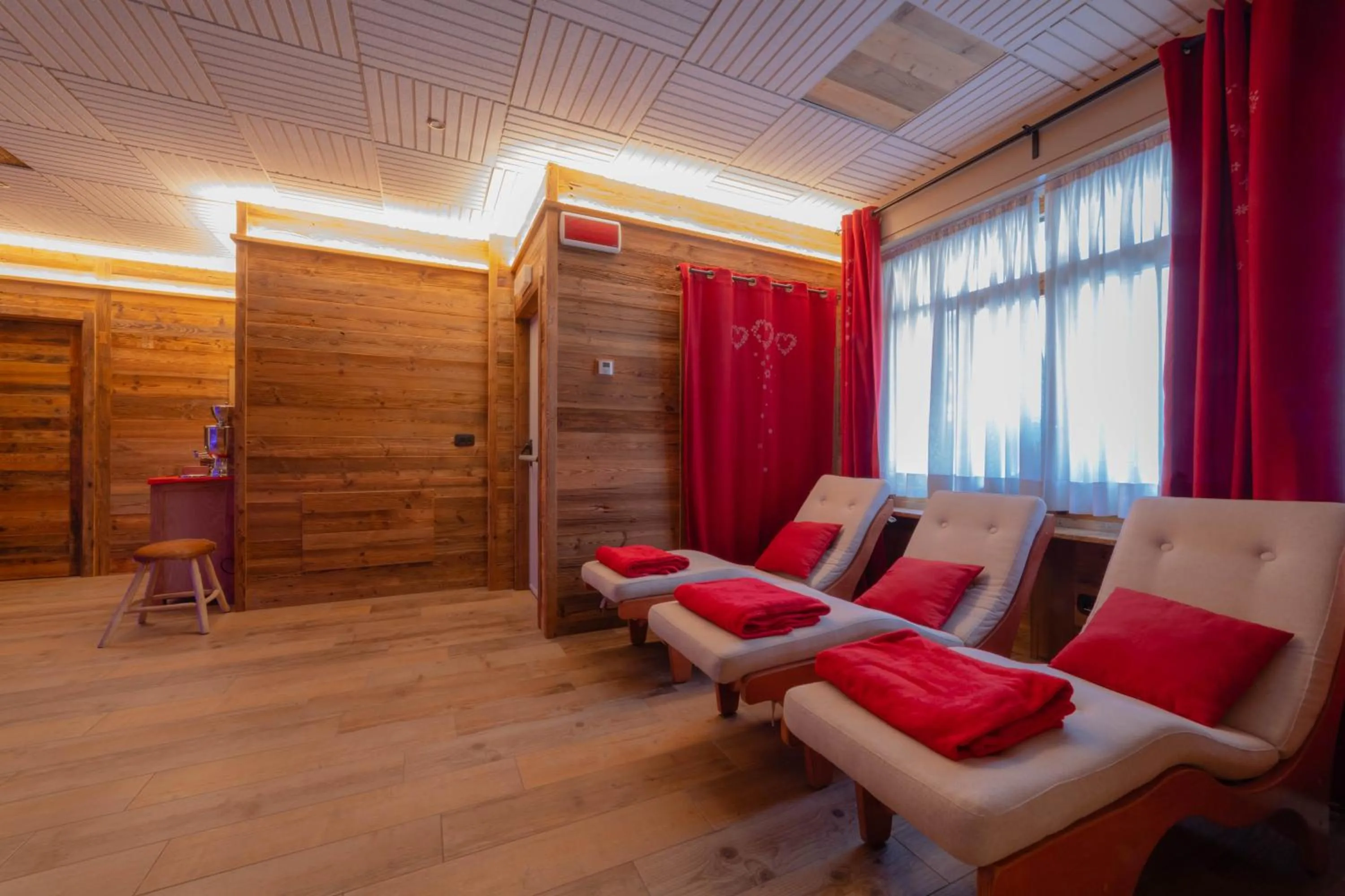 Spa and wellness centre/facilities in Hotel Beau Sejour Pré-Saint-Didier