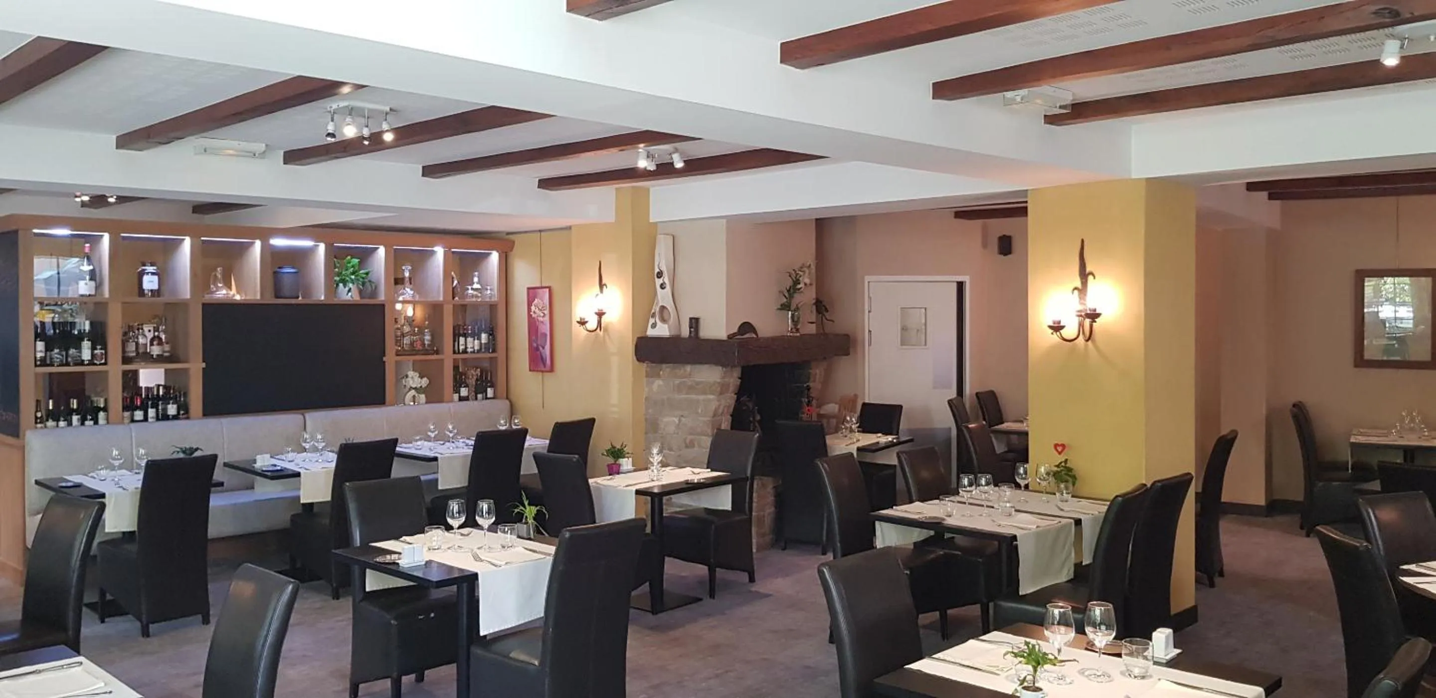 Dining area in Hotel Le Lion d'Or