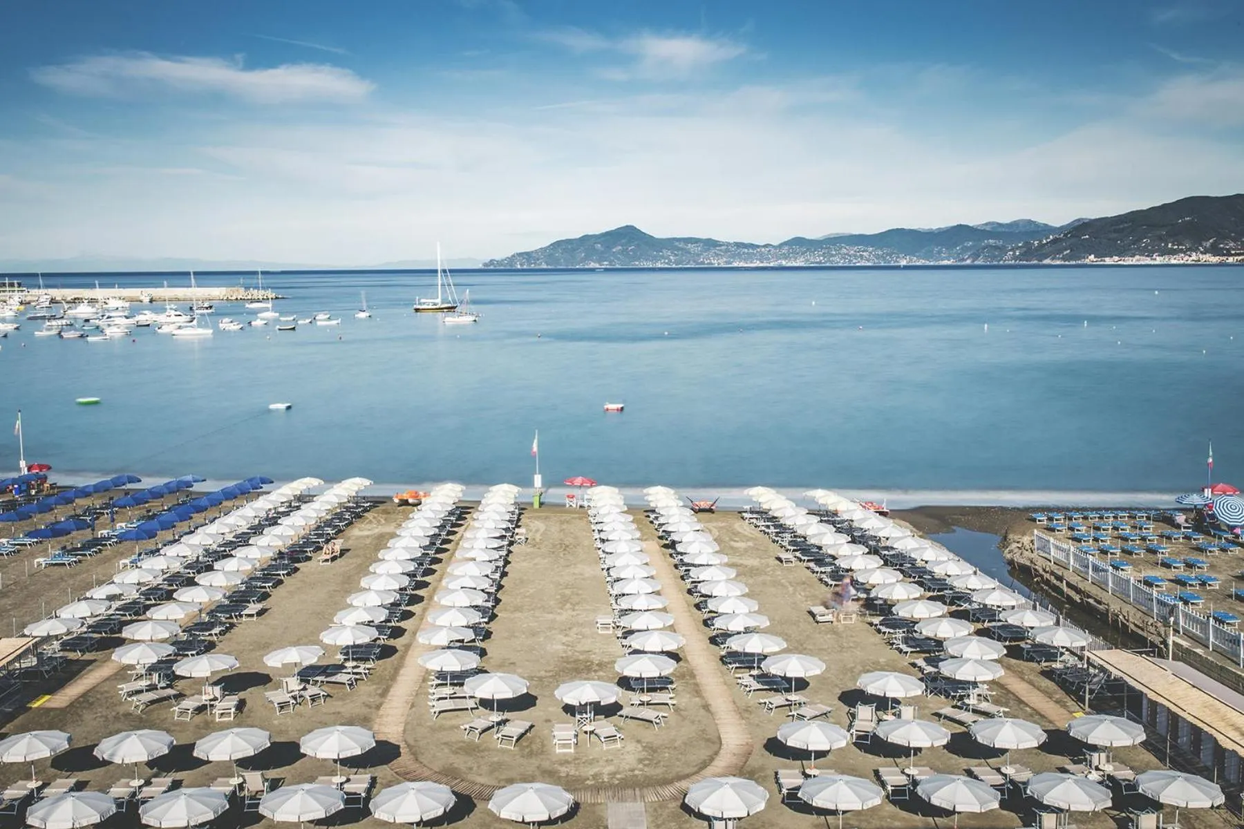 Beach in Suite Hotel Nettuno