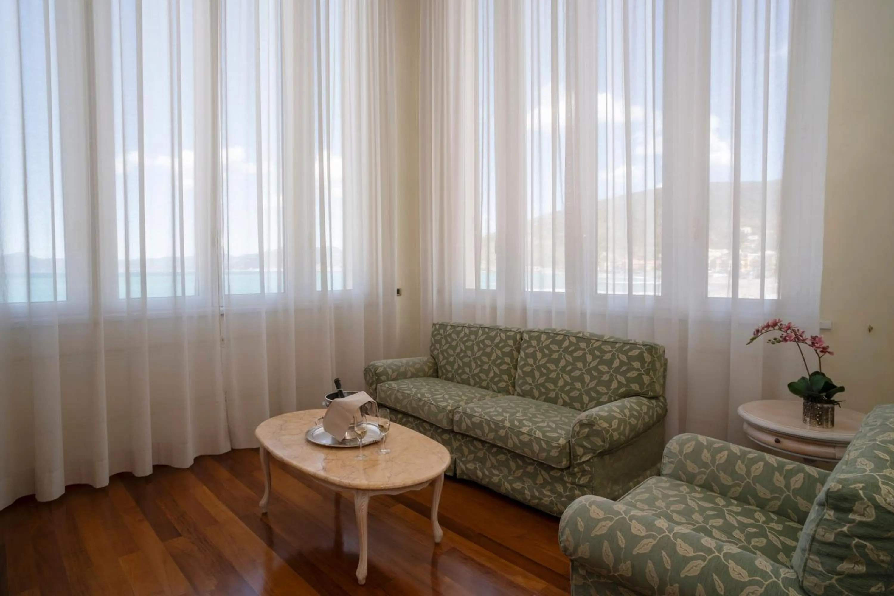 Living room in Suite Hotel Nettuno