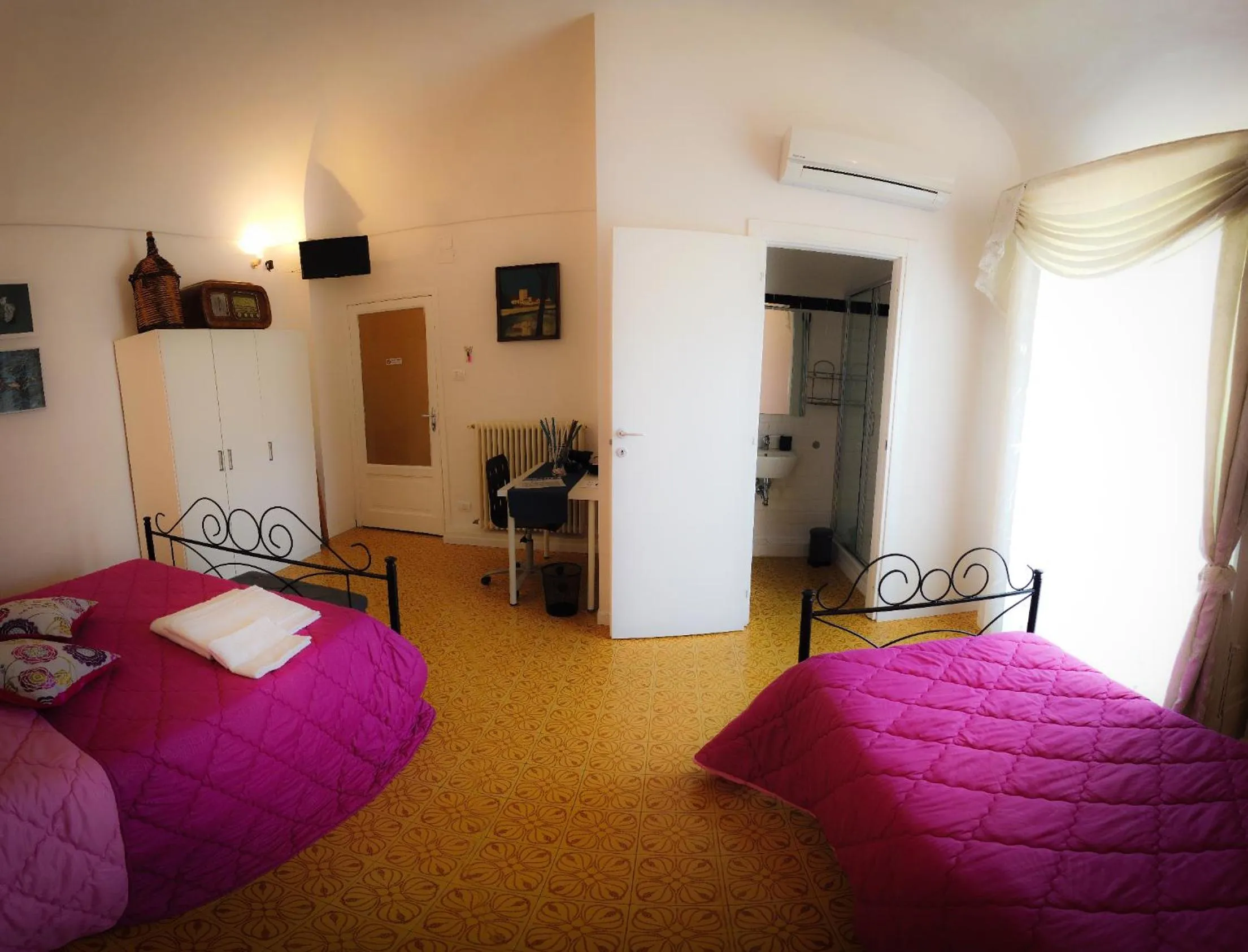 Bed in The Artist's Home Catania Centro