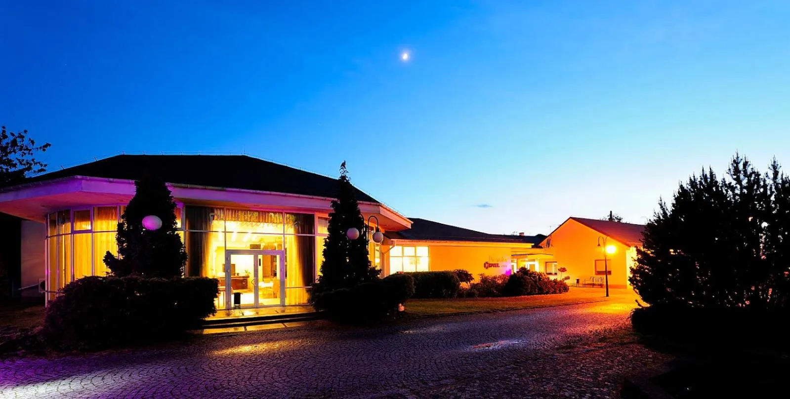 Property building in Hotel Preemier