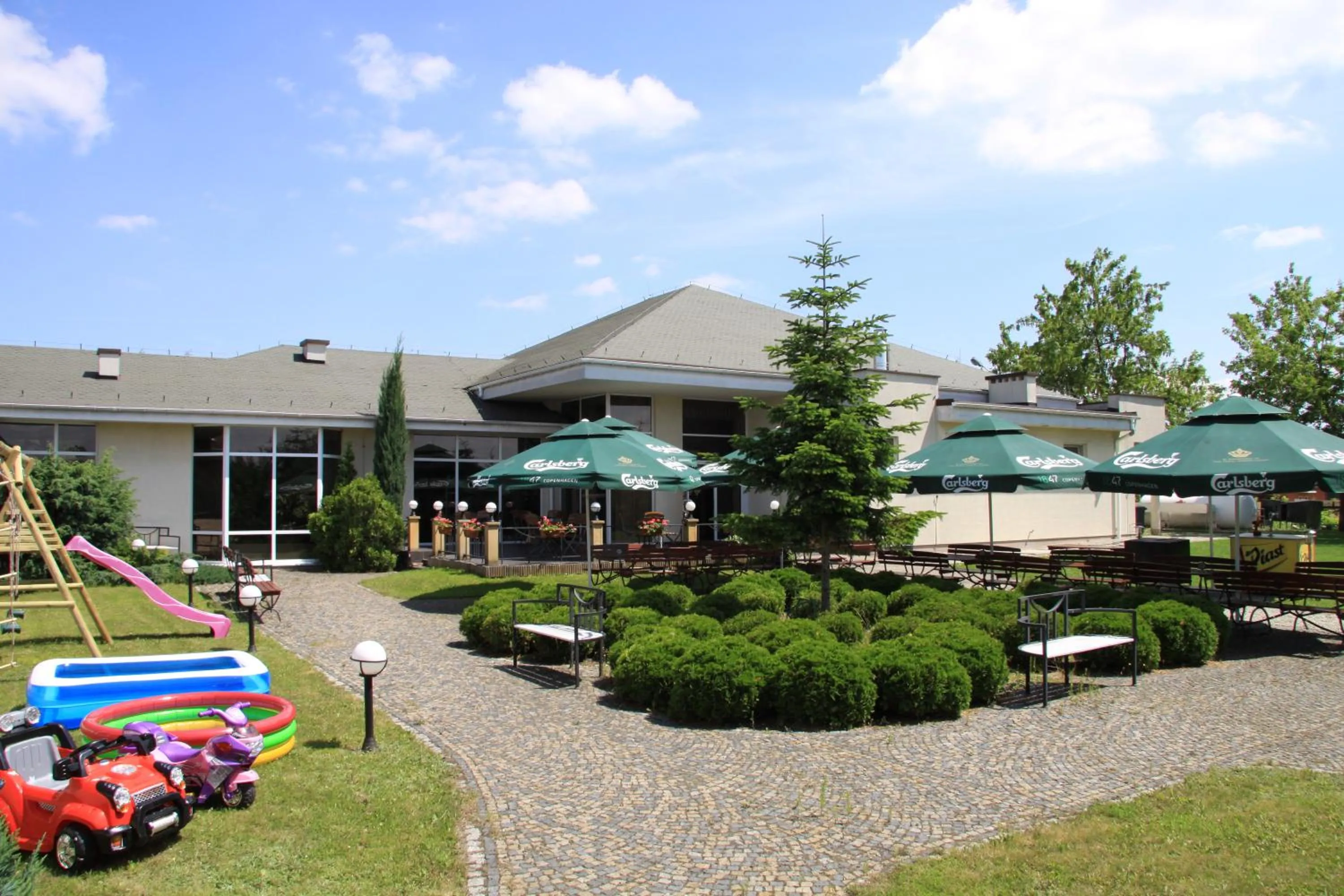 Property building in Hotel Preemier