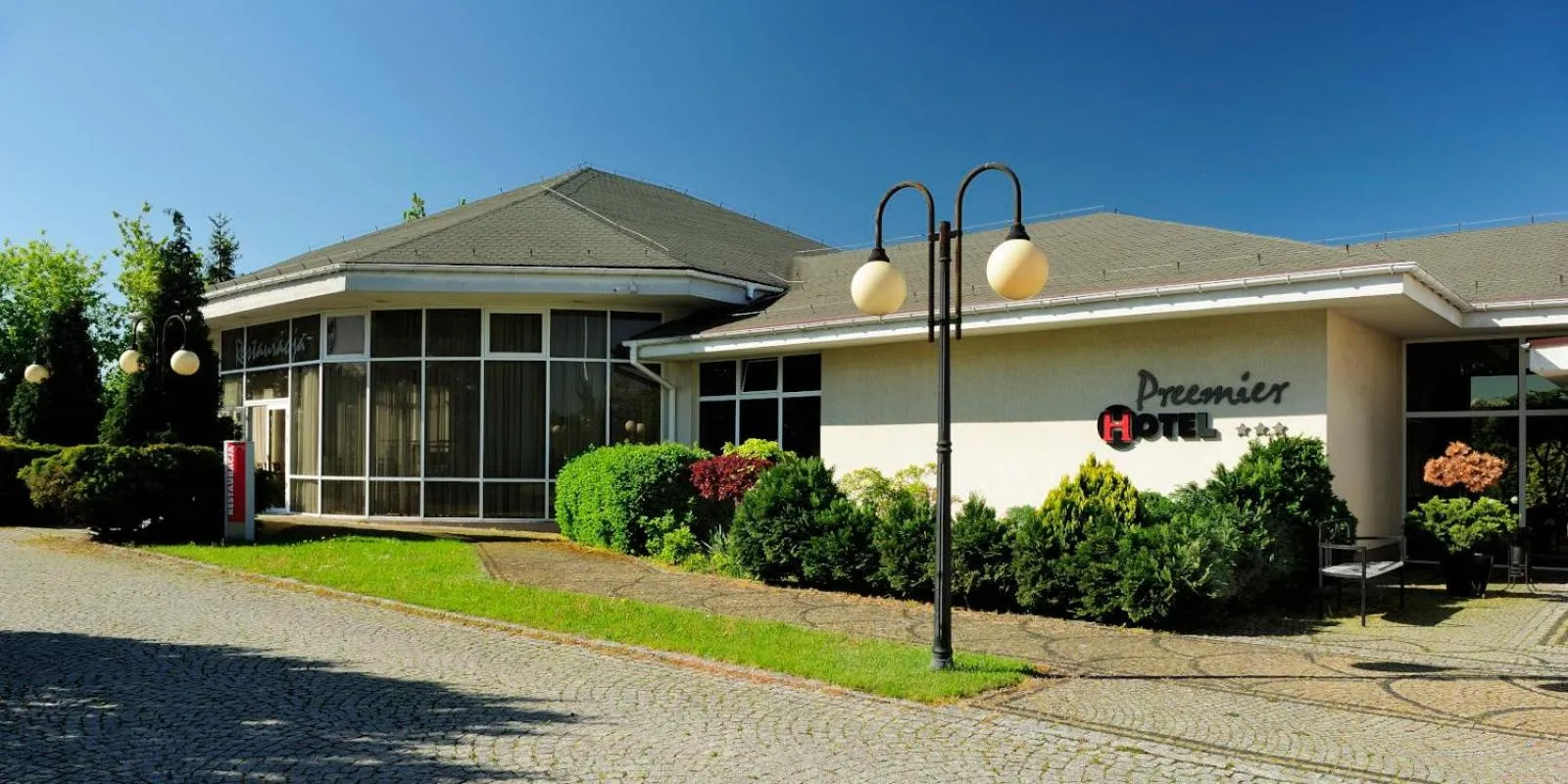 Property building in Hotel Preemier