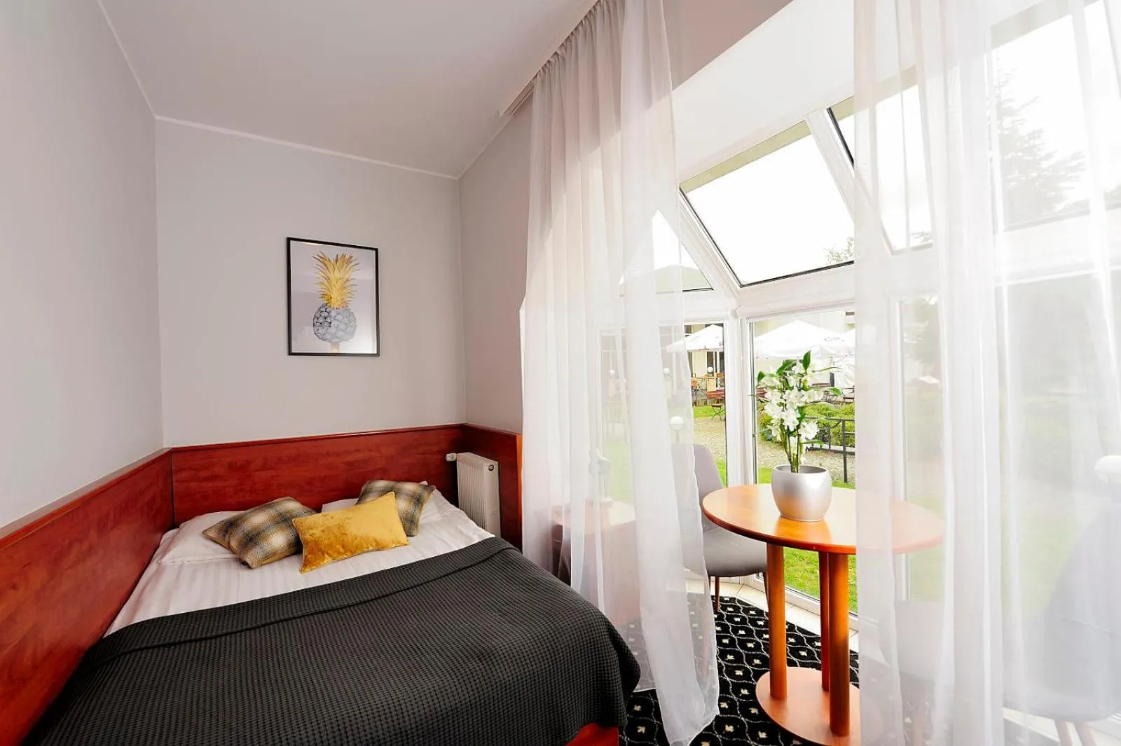 Bed in Hotel Preemier