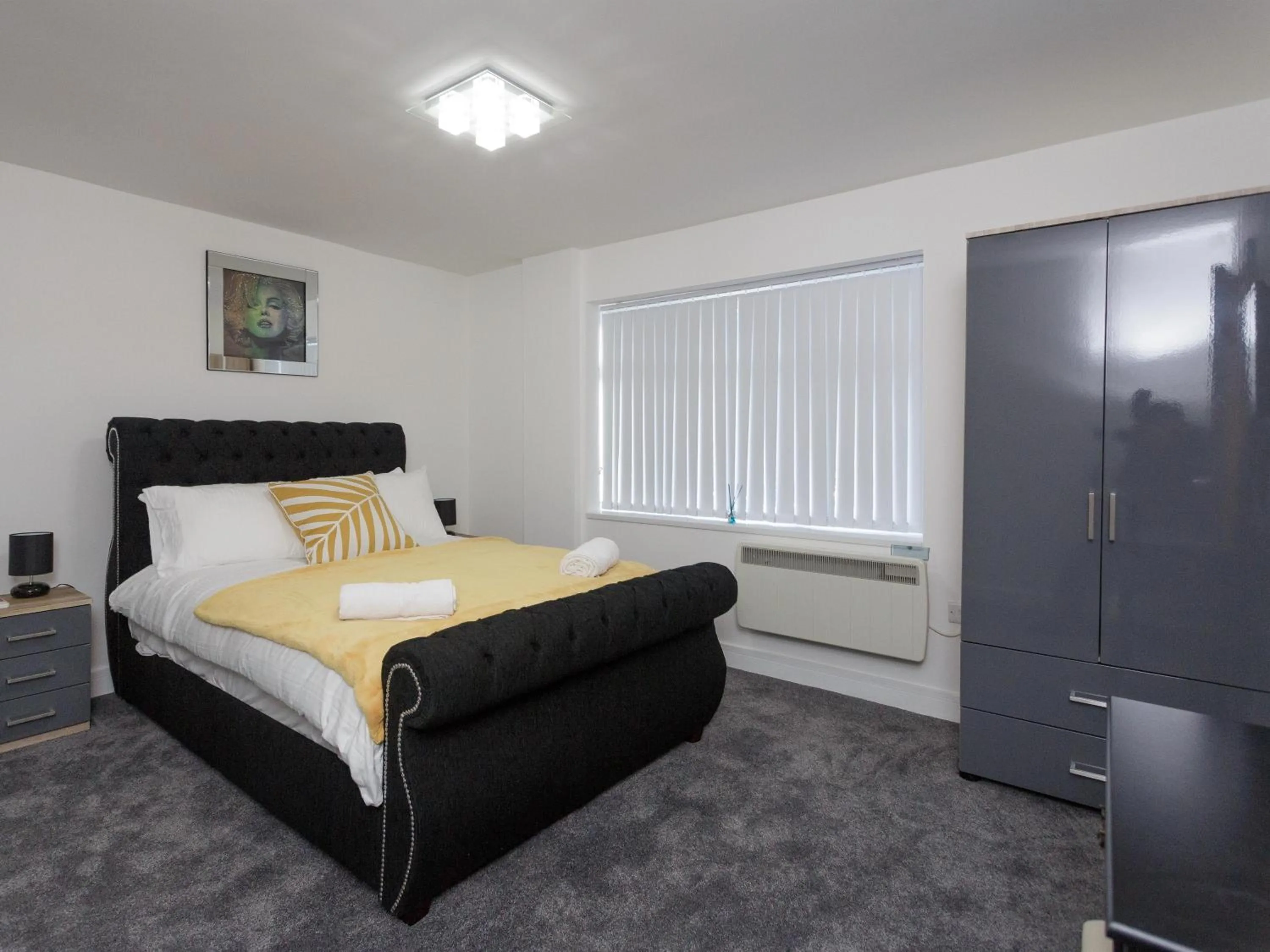 Bedroom, Bed in Live in Leeds Greenhill Bungalows