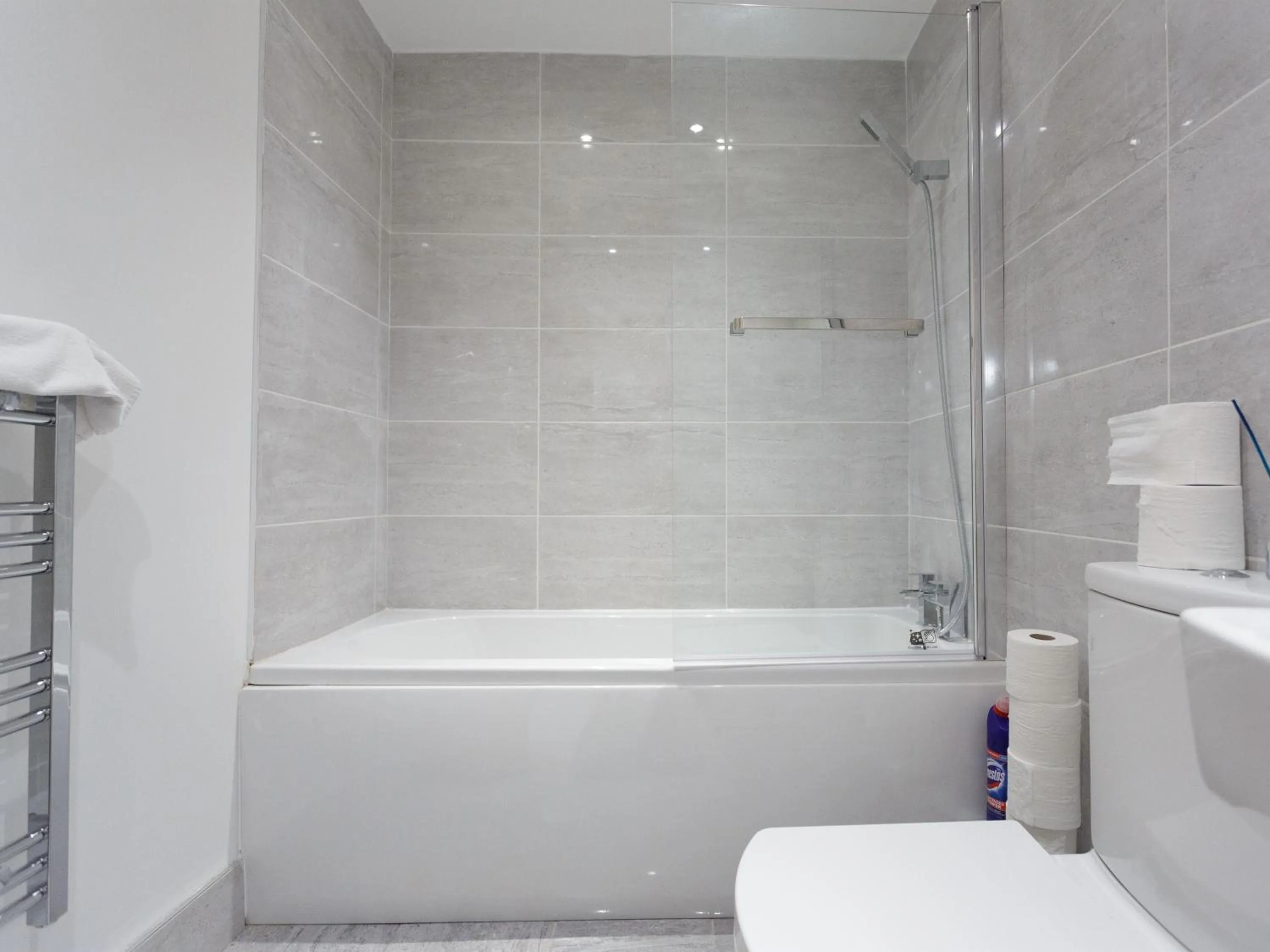 Bathroom in Live in Leeds Greenhill Bungalows