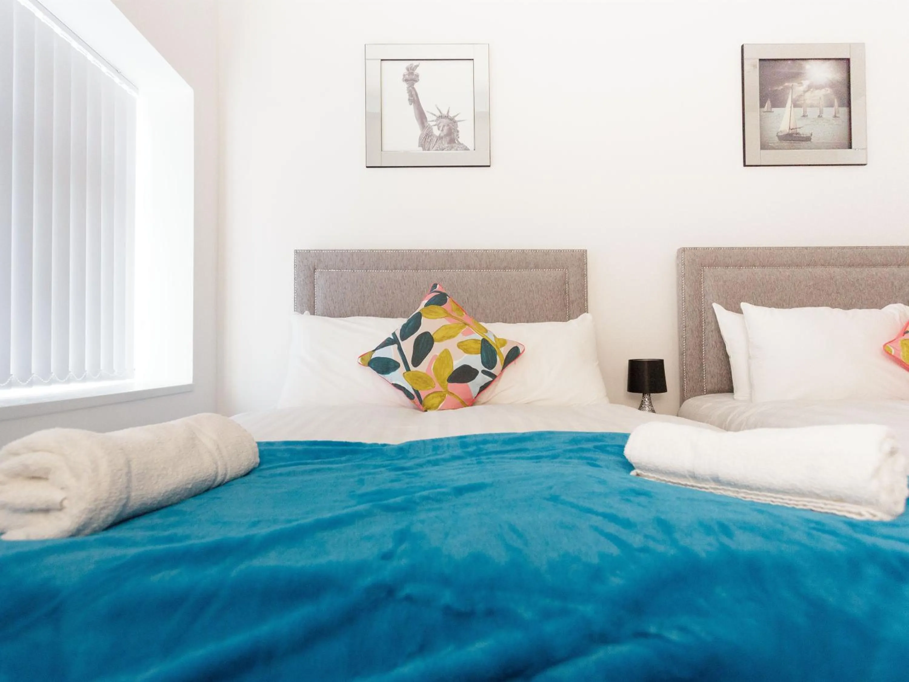 Bedroom, Bed in Live in Leeds Greenhill Bungalows