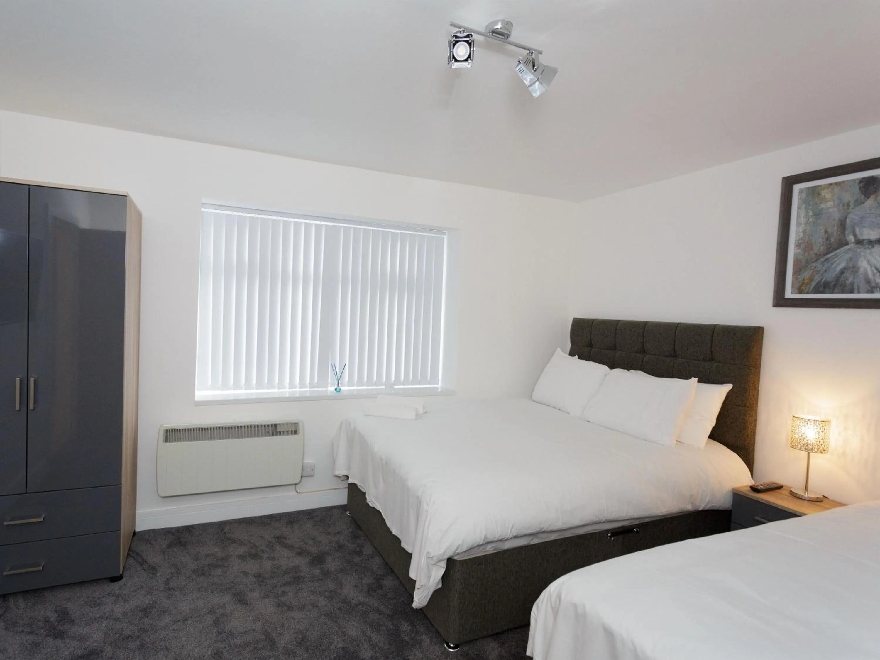 Bedroom, Bed in Live in Leeds Greenhill Bungalows