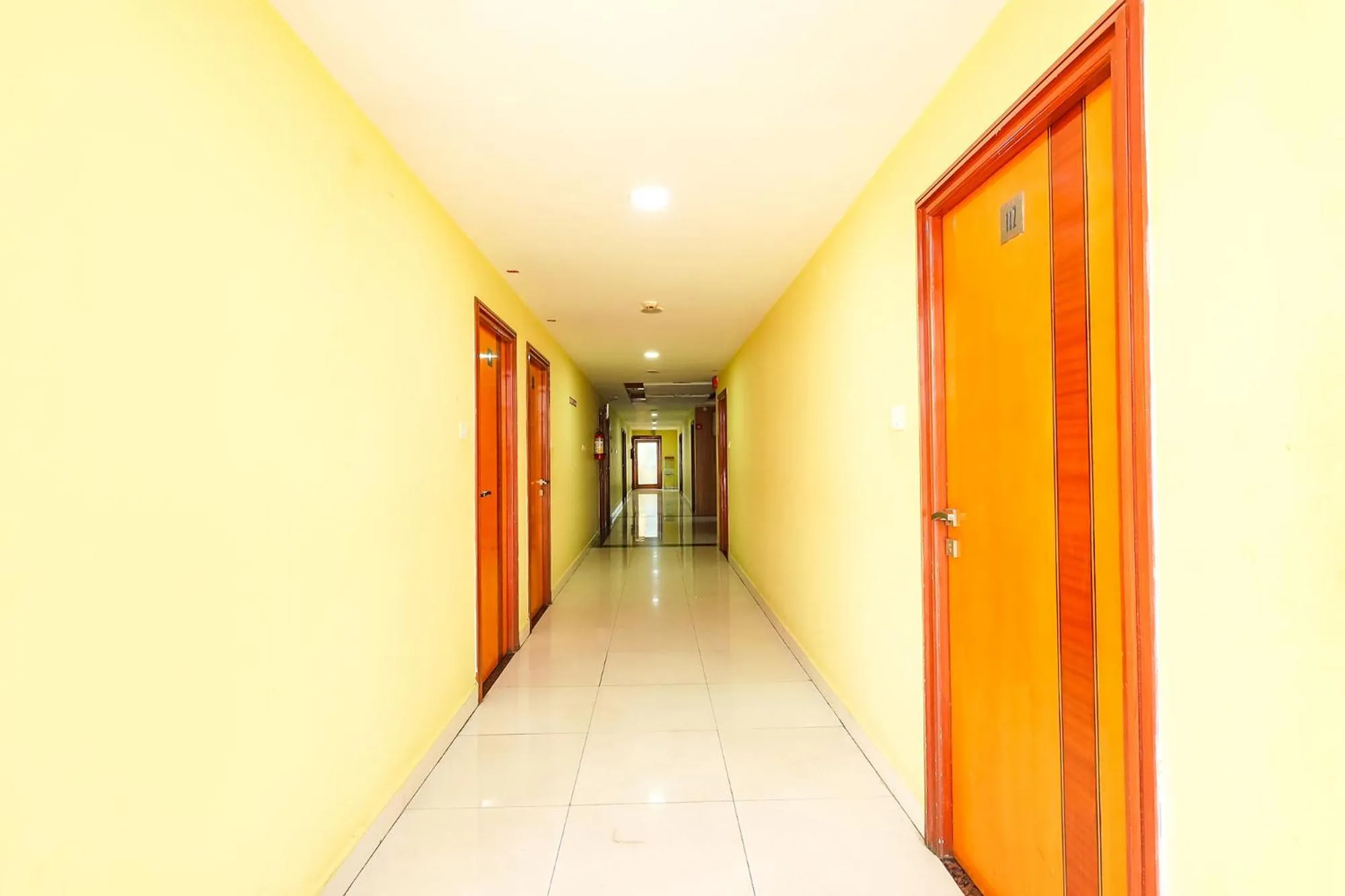 Lobby or reception in Fabhotel Prime Mahalaya Residency - Nr Pallavaram Railway Station