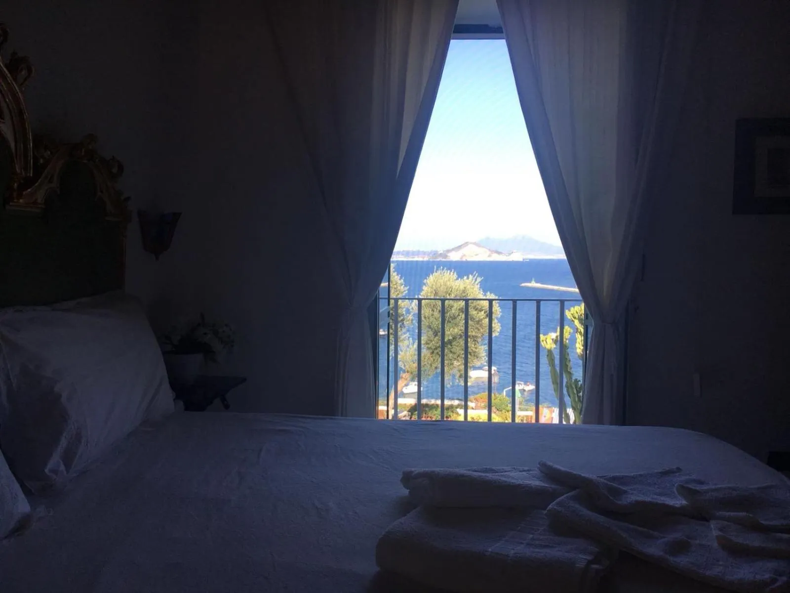 Bedroom in Summer Paradise