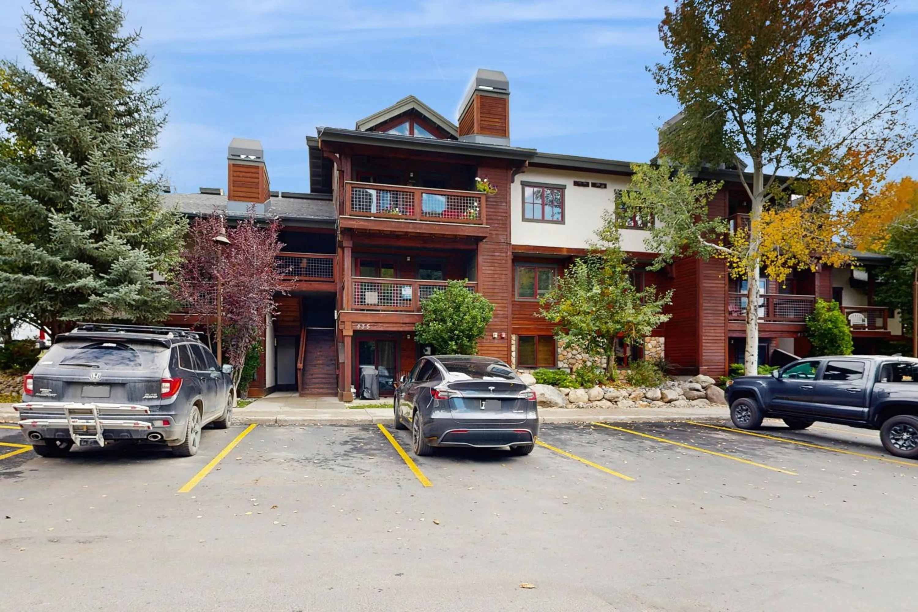 Pines at Orehouse 101 PH1