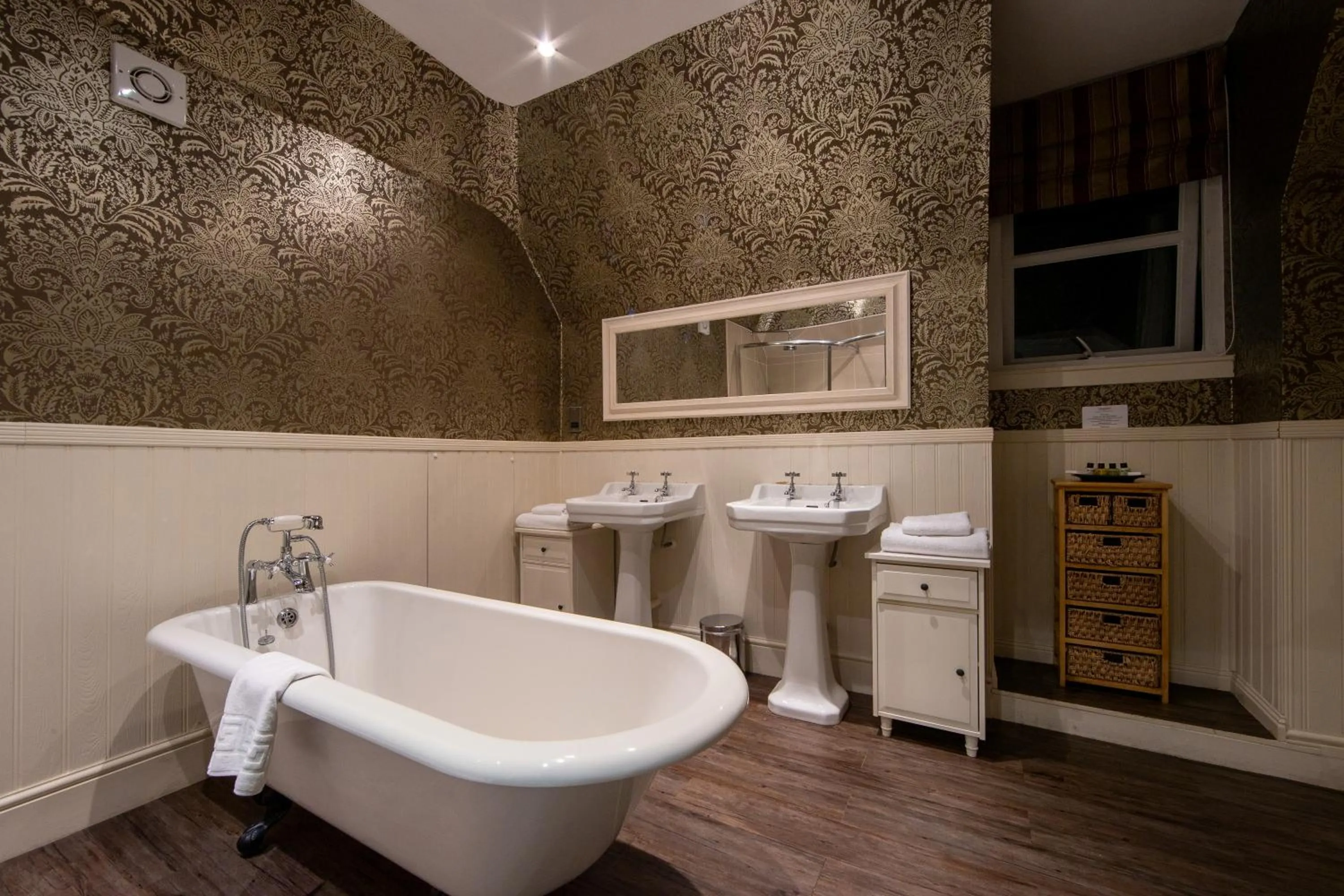 Bathroom in Karma Lake Of Menteith Hotel