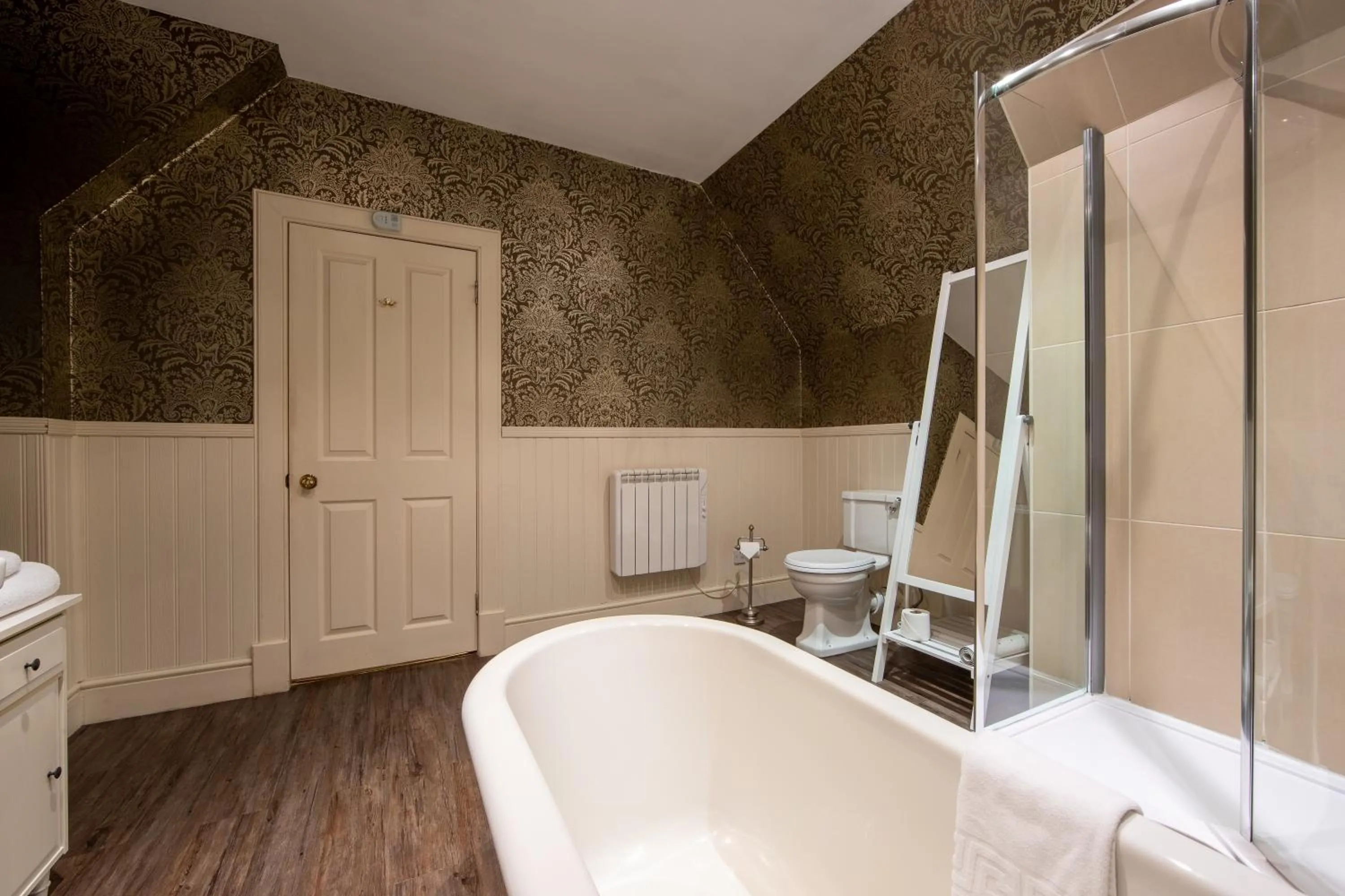 Bathroom in Karma Lake Of Menteith Hotel