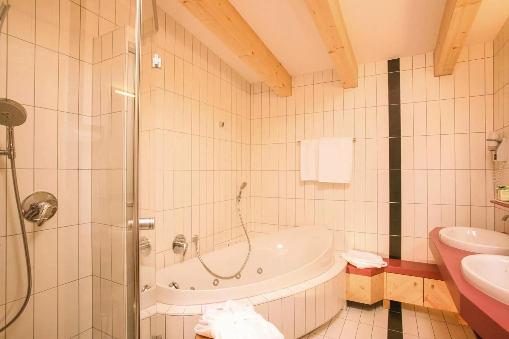 Shower in Hotel Glemmtalerhof