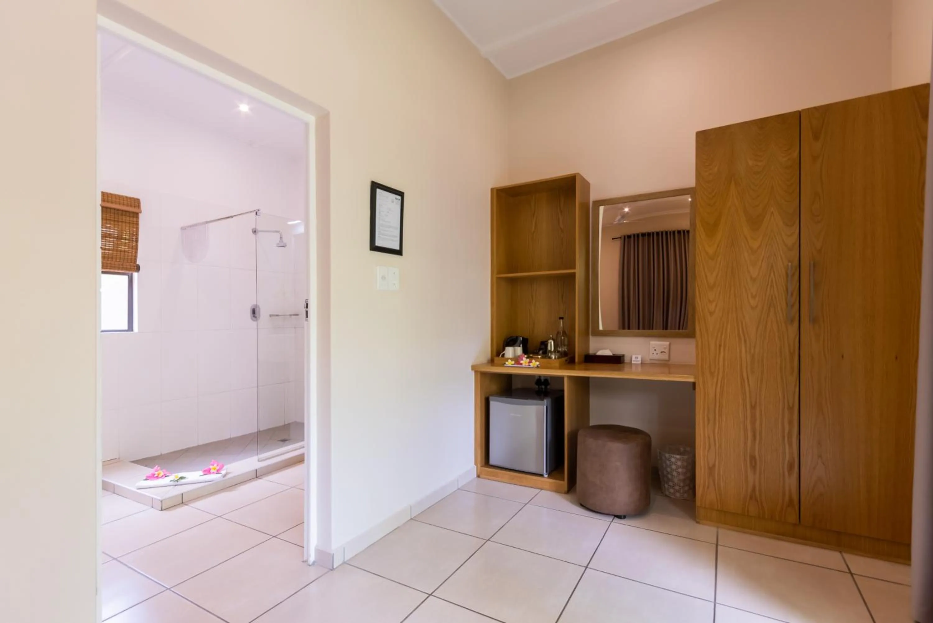 minibar in Emdoneni Lodge with Zululand Cat Conservation Project