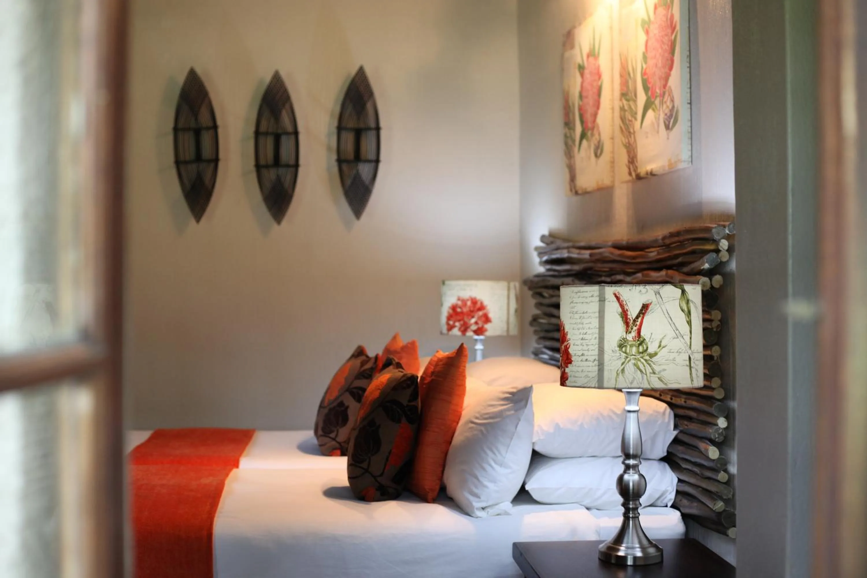 Bed in Emdoneni Lodge with Zululand Cat Conservation Project