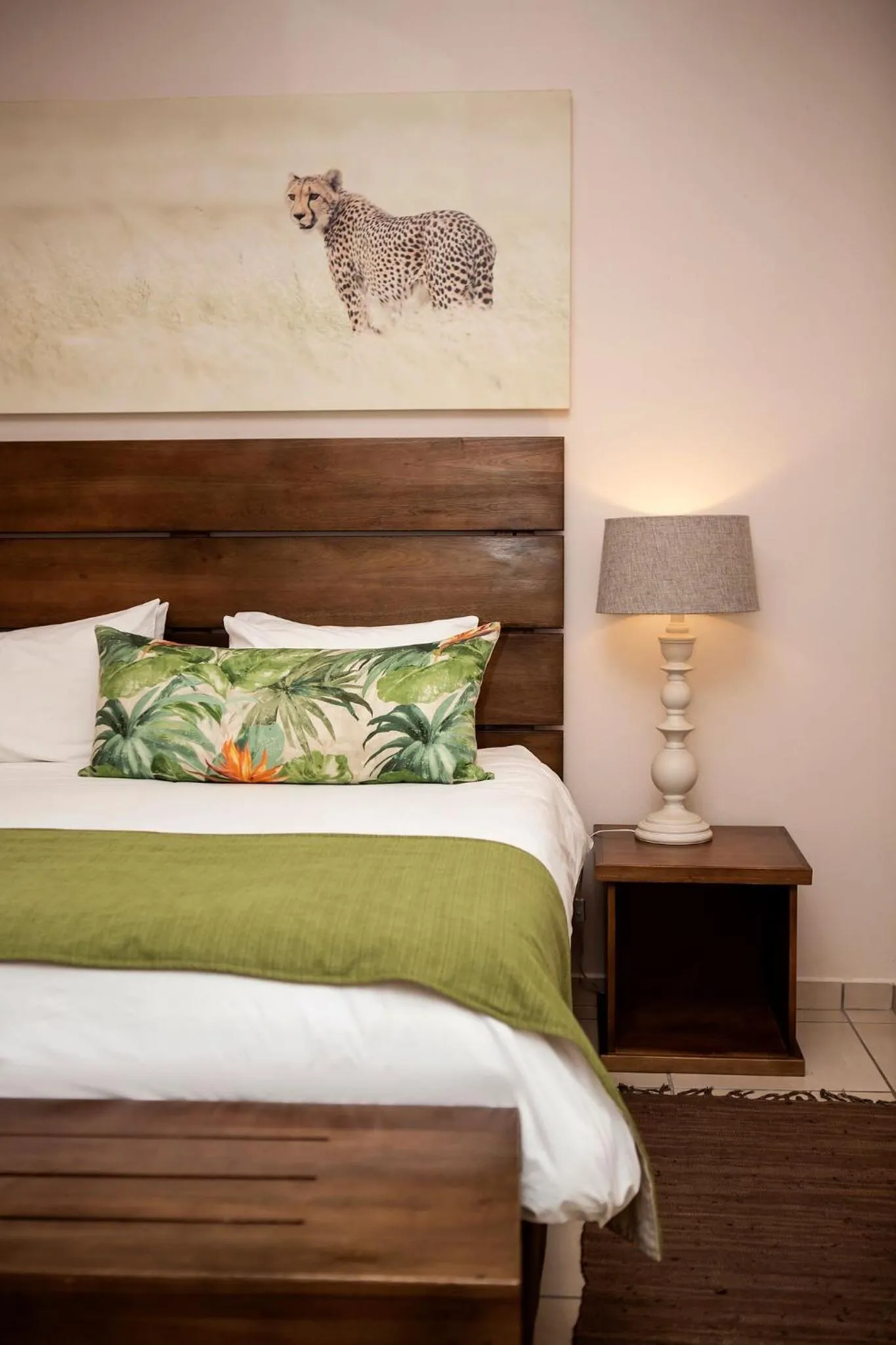 Bed in Emdoneni Lodge with Zululand Cat Conservation Project