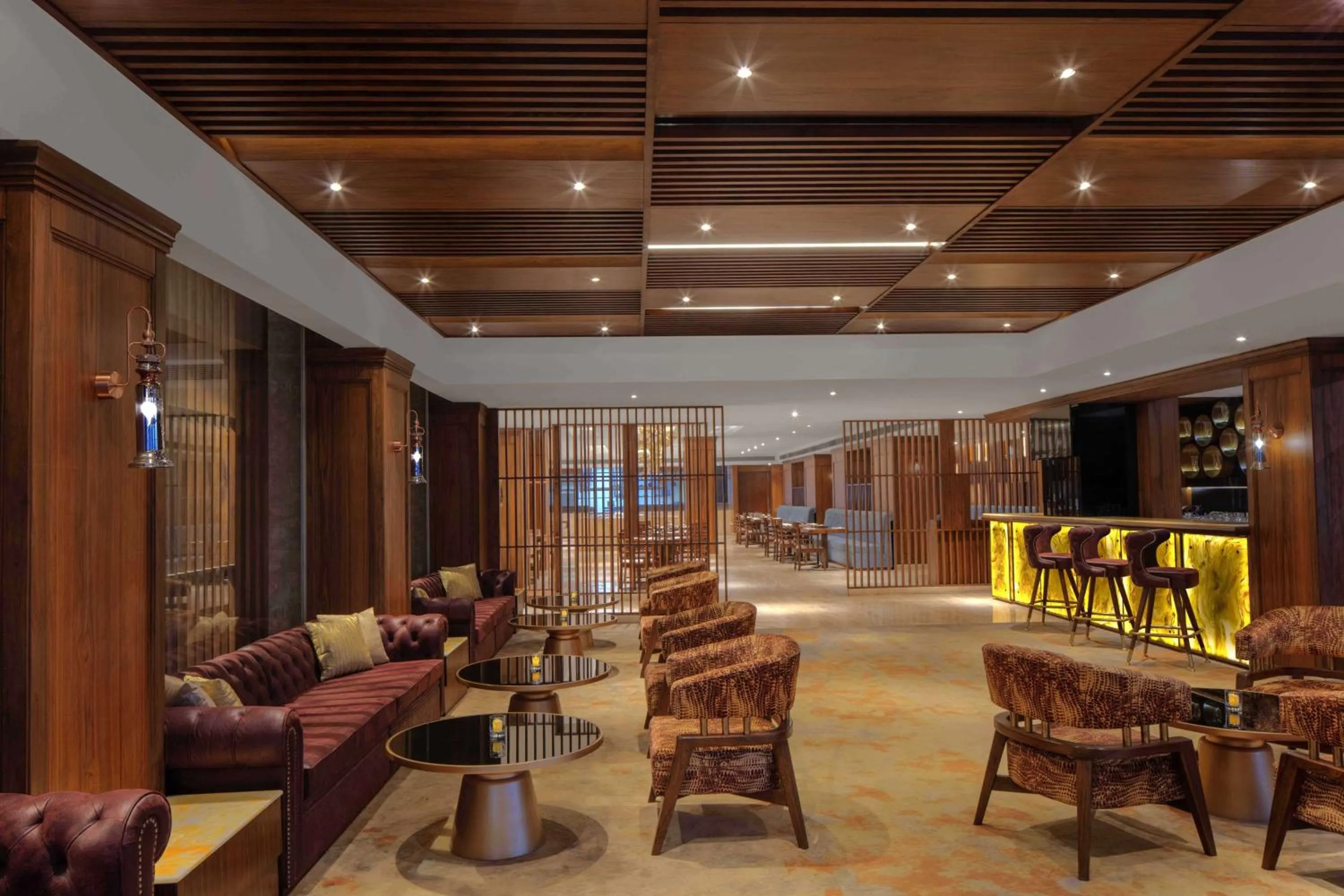 Lounge or bar in Radisson Chandigarh Zirakpur