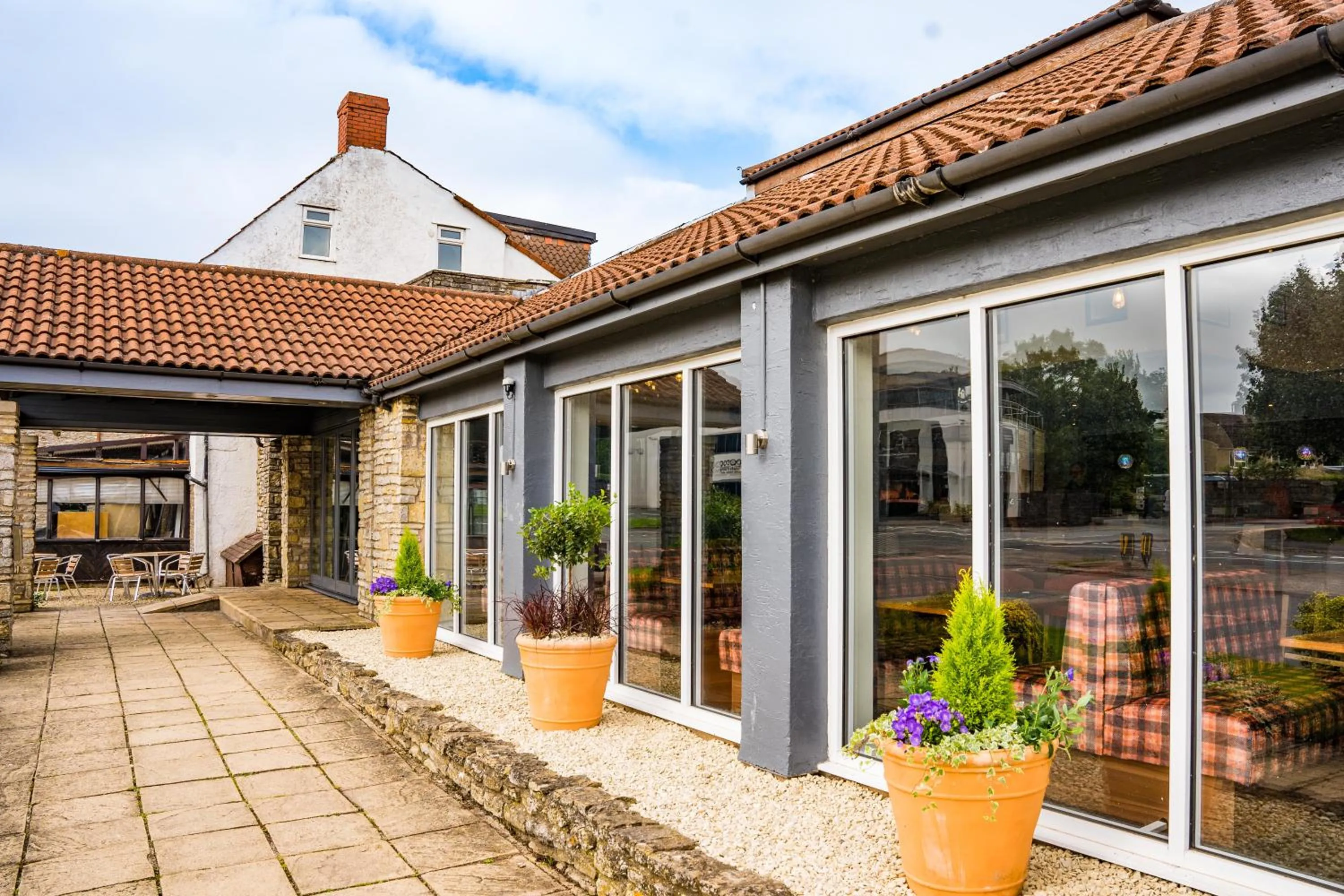 Property building in Almondsbury Inn & Lounge