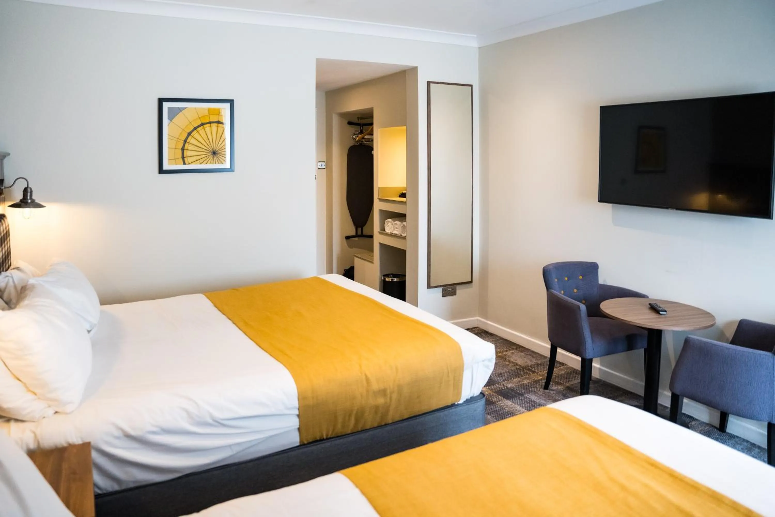 Bed in Almondsbury Inn & Lounge