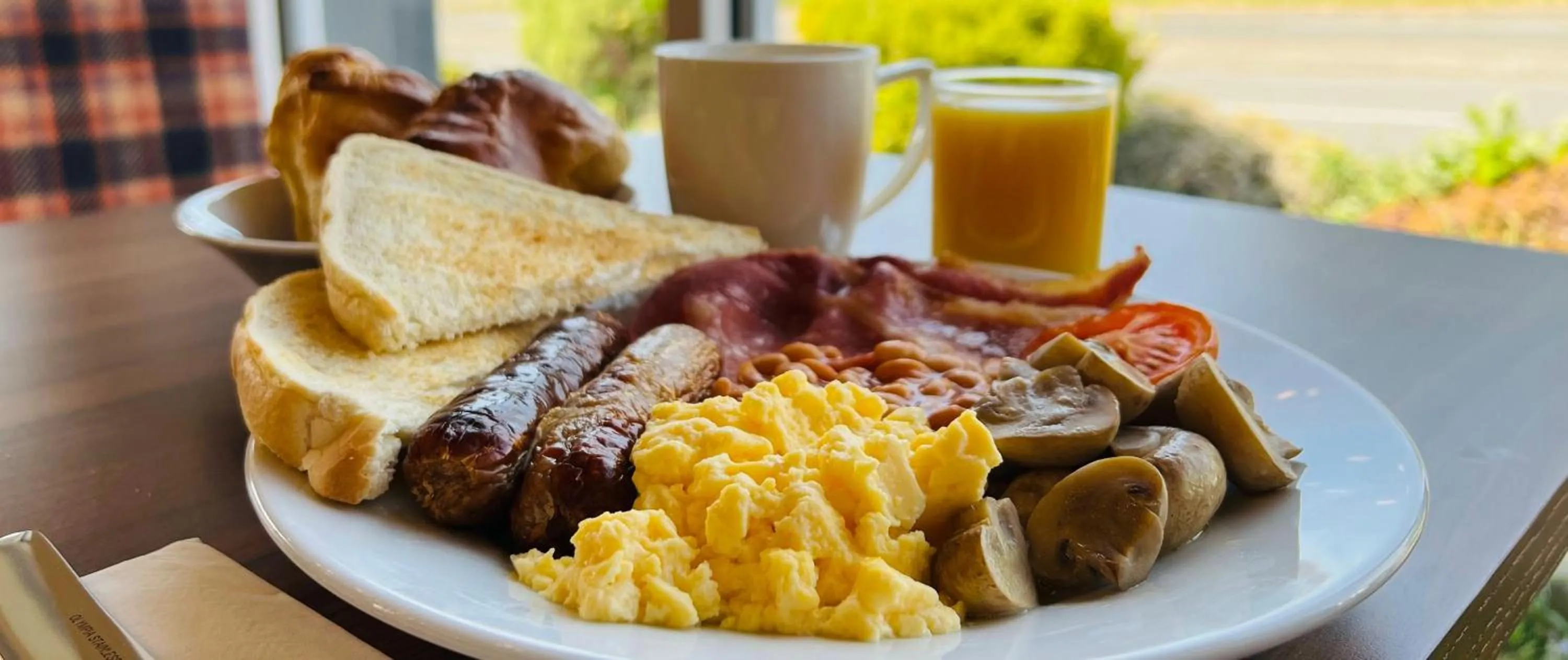 Food and drinks in Almondsbury Inn & Lounge