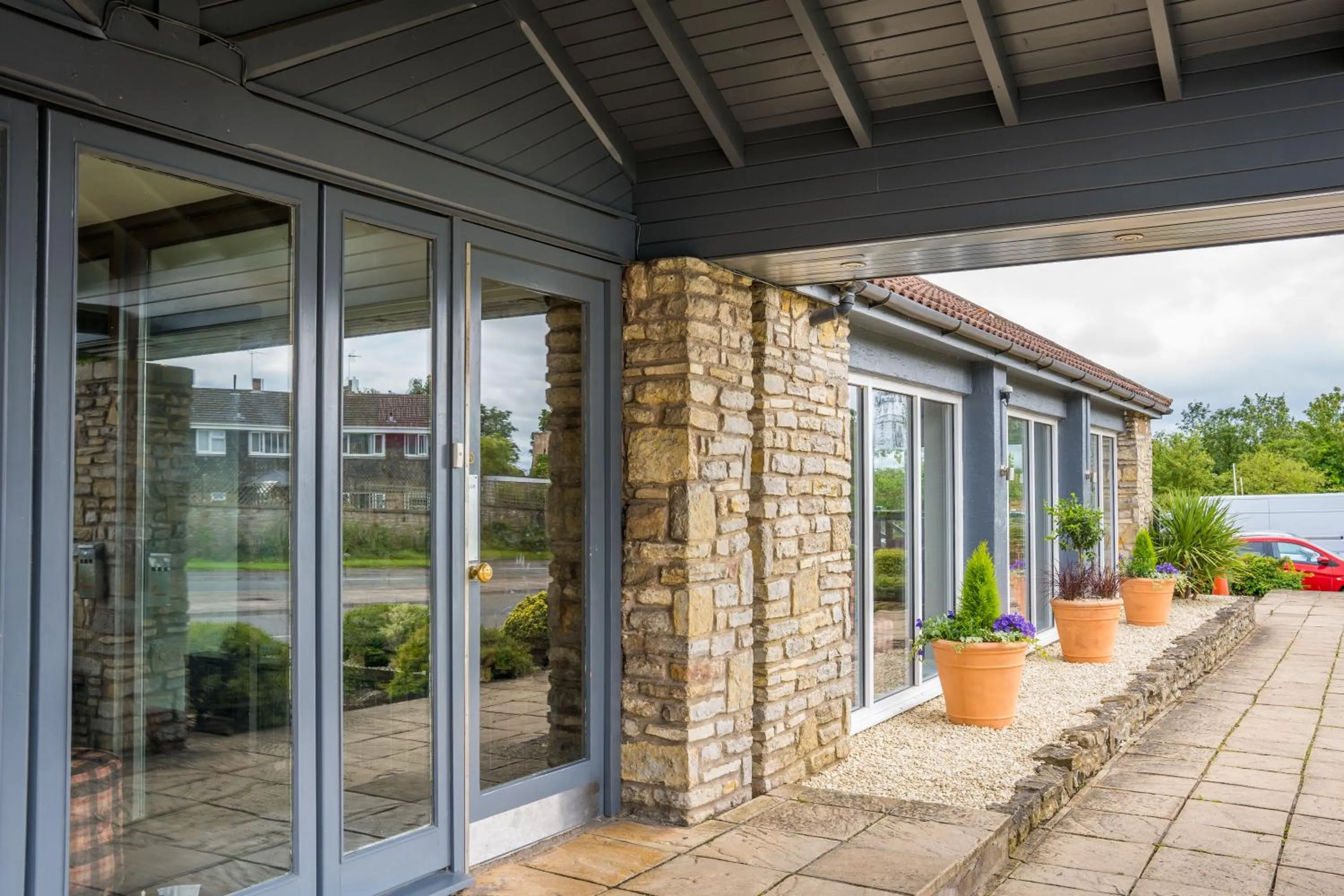 Property building in Almondsbury Inn & Lounge