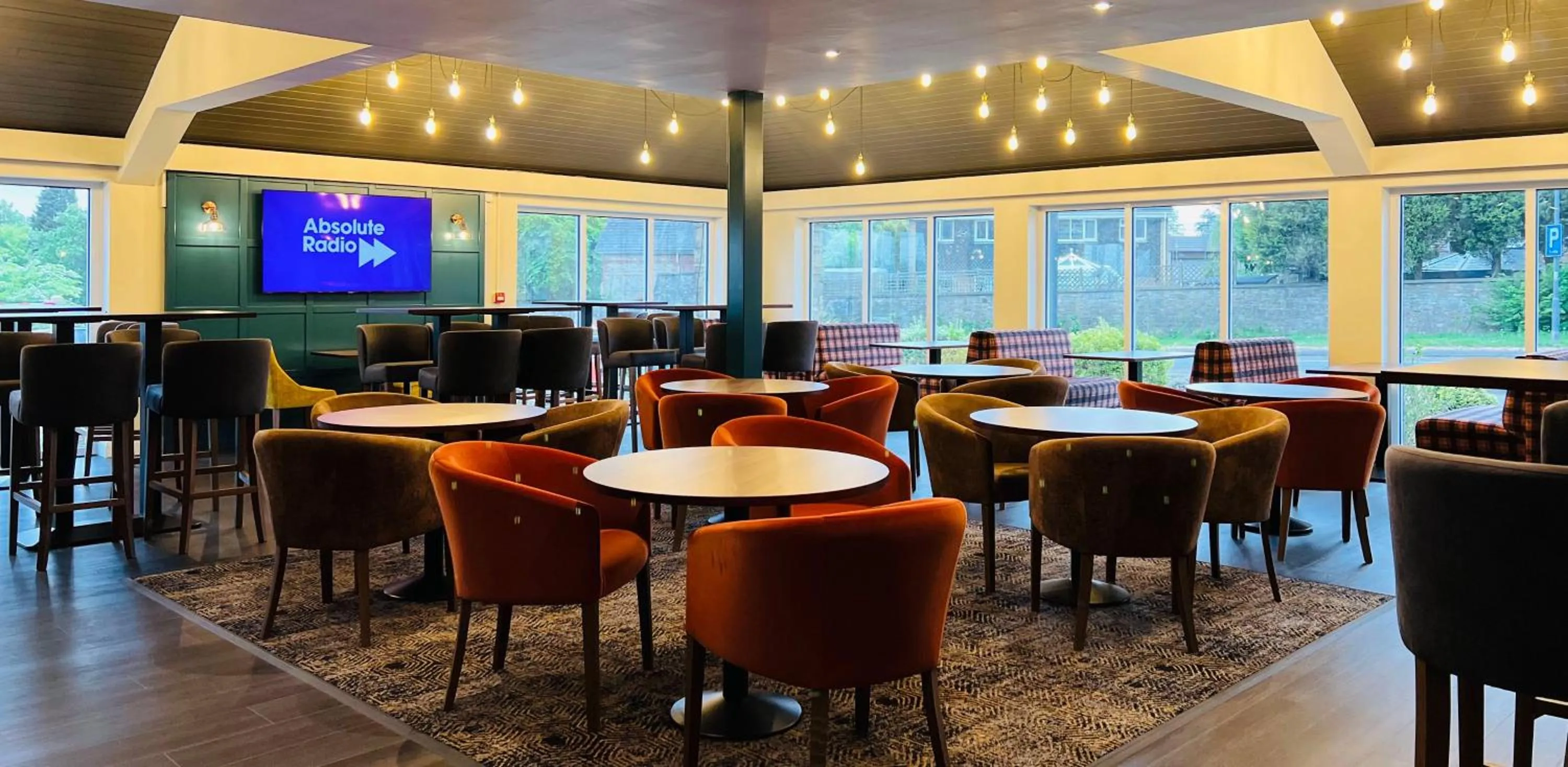 Restaurant/places to eat in Almondsbury Inn & Lounge