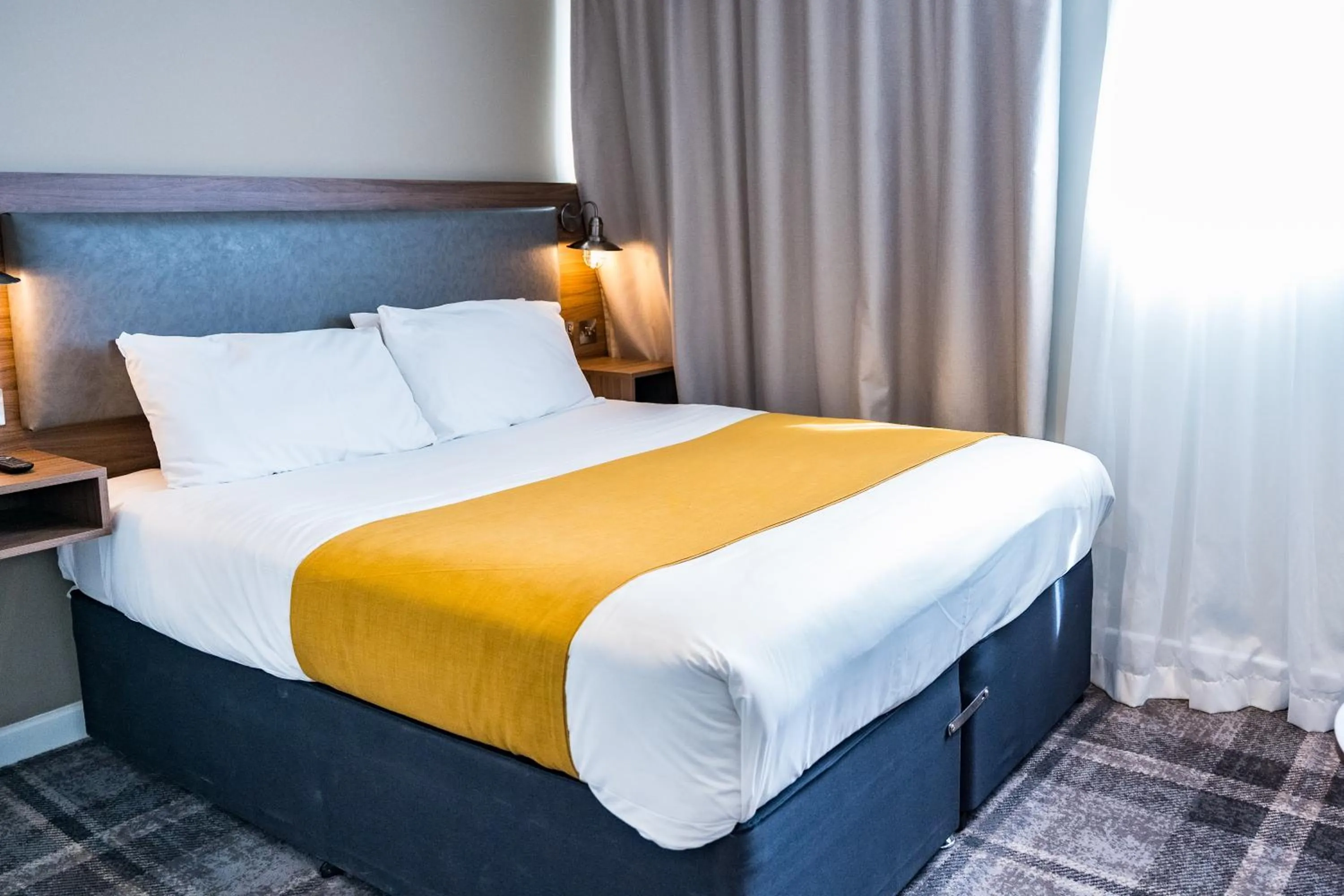 Bed in Almondsbury Inn & Lounge