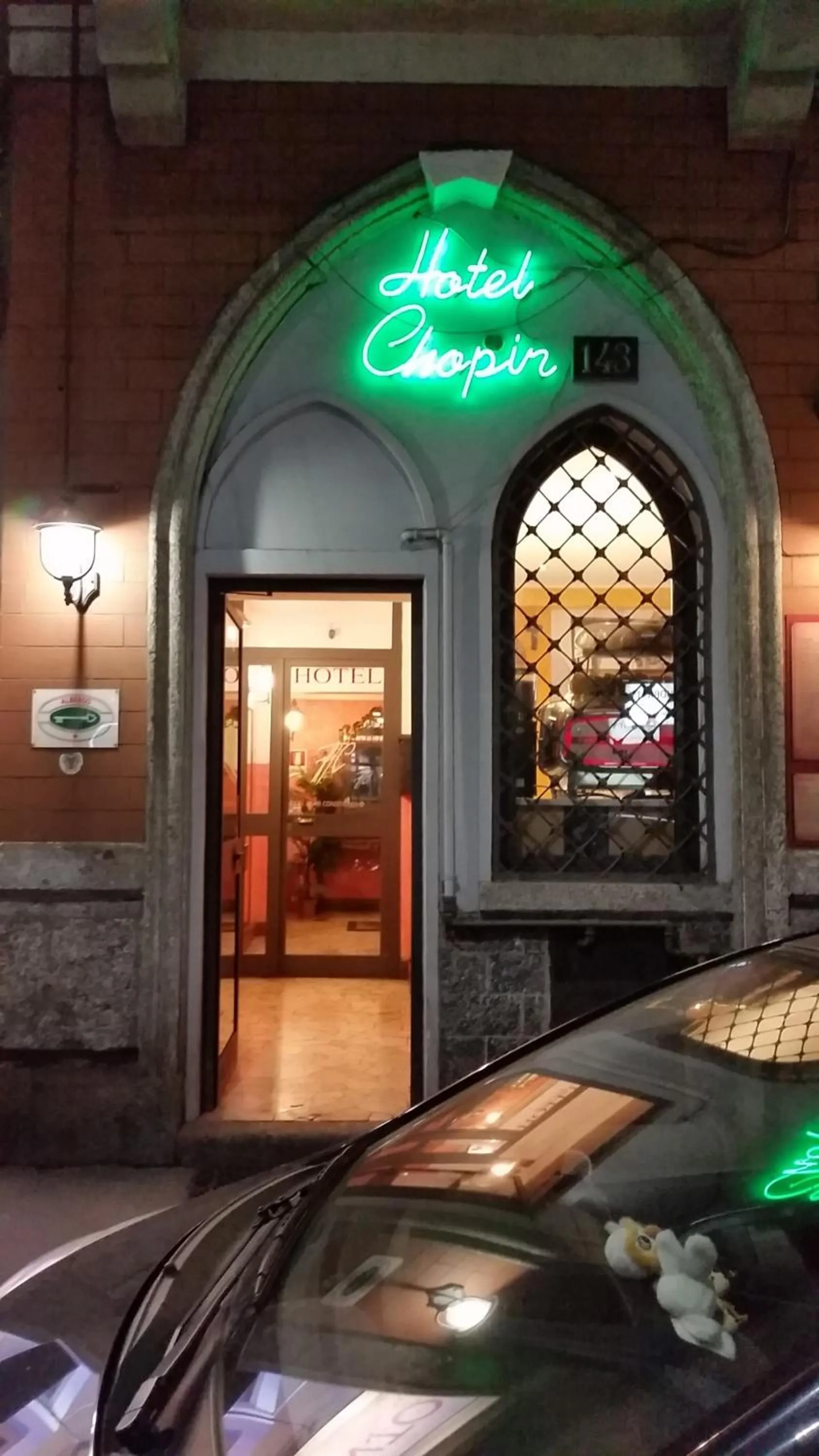 Facade/entrance in Hotel Chopin